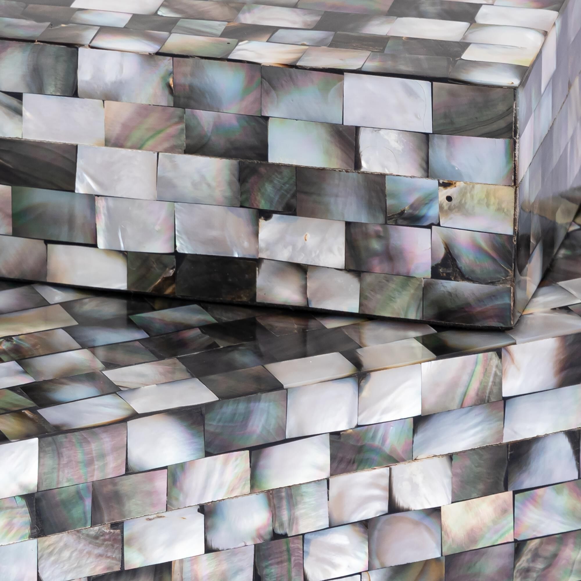 Shown in Mother Of Pearl finish