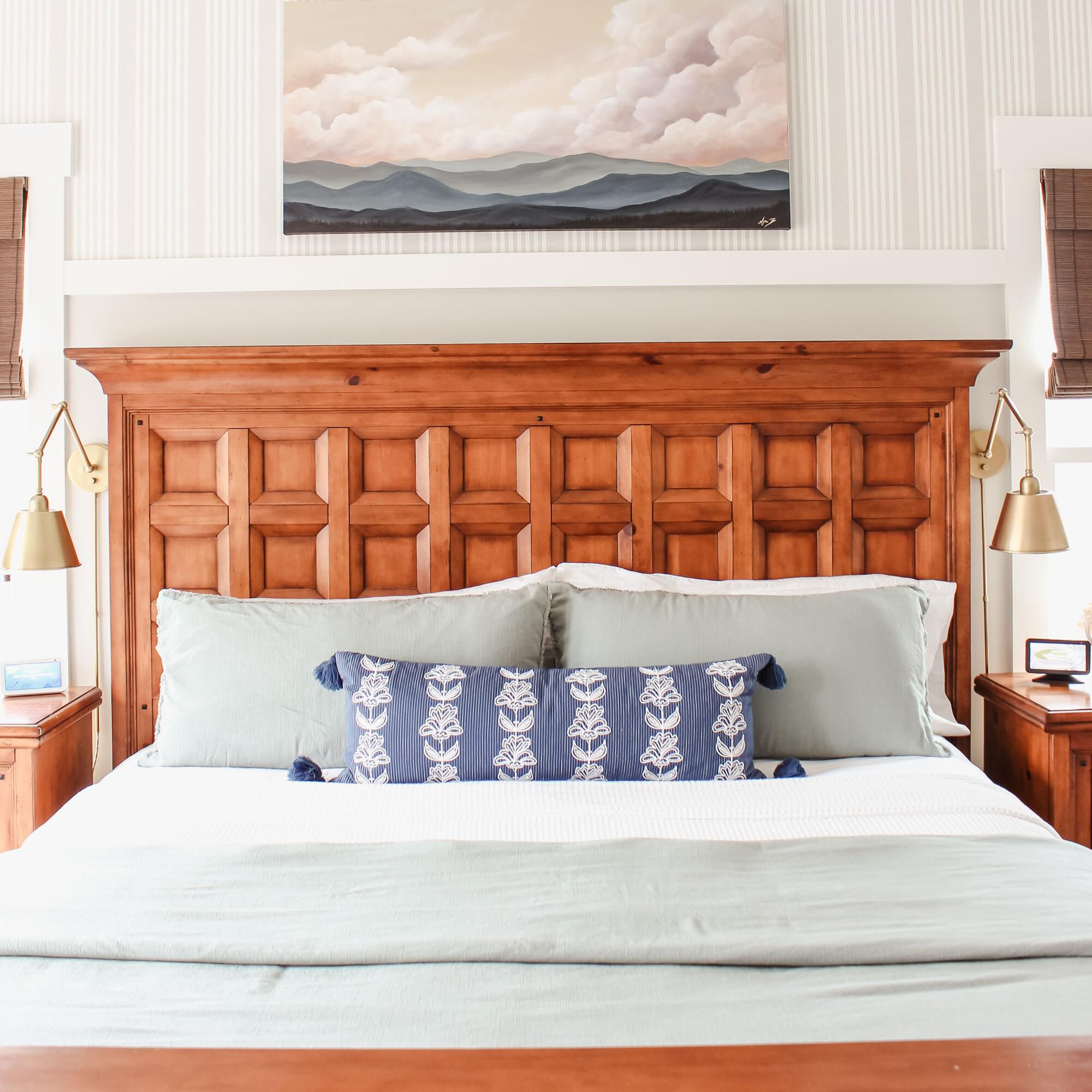 Shown in Aged Brass finish and Steel glass and Steel shade