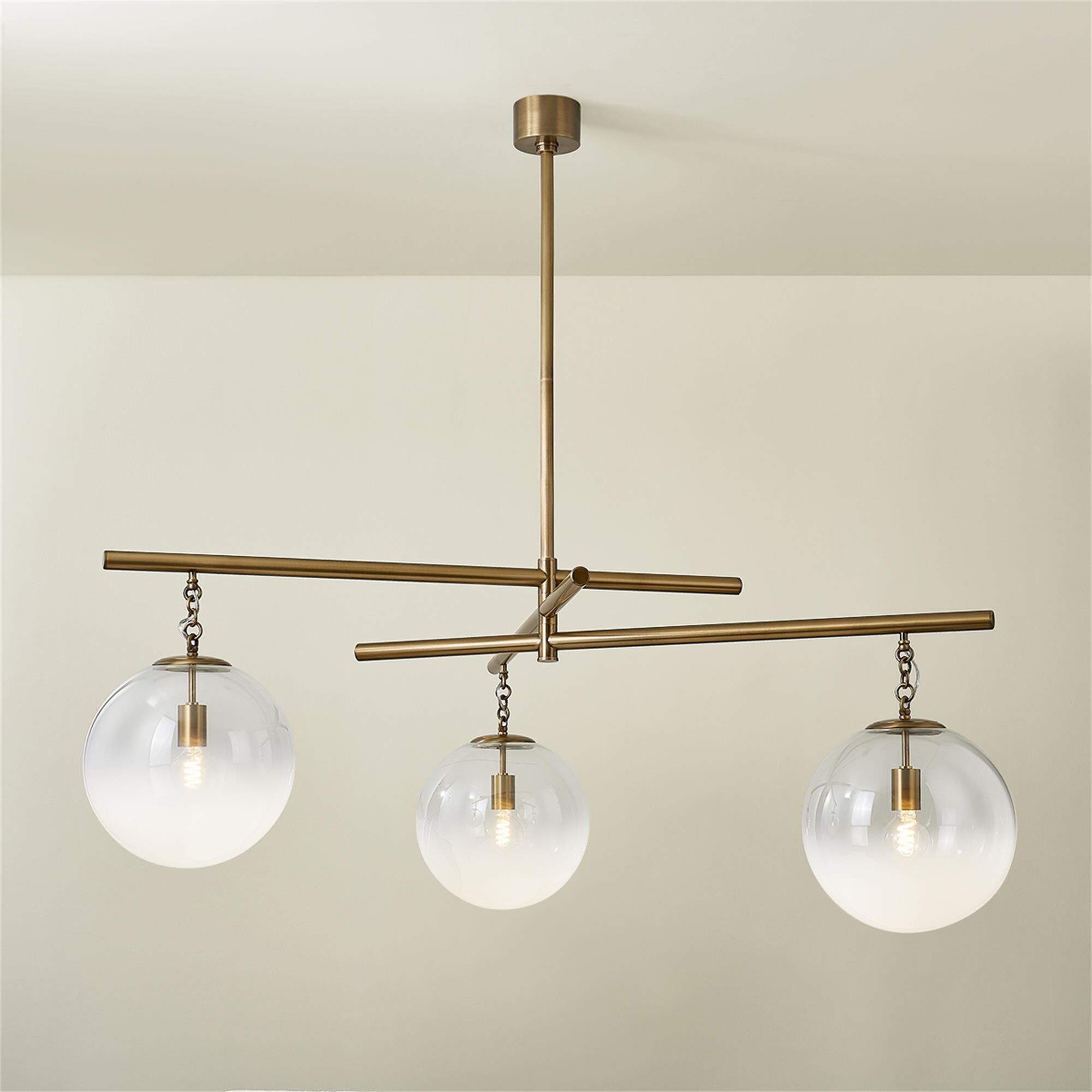 Wade Grand Chandelier,