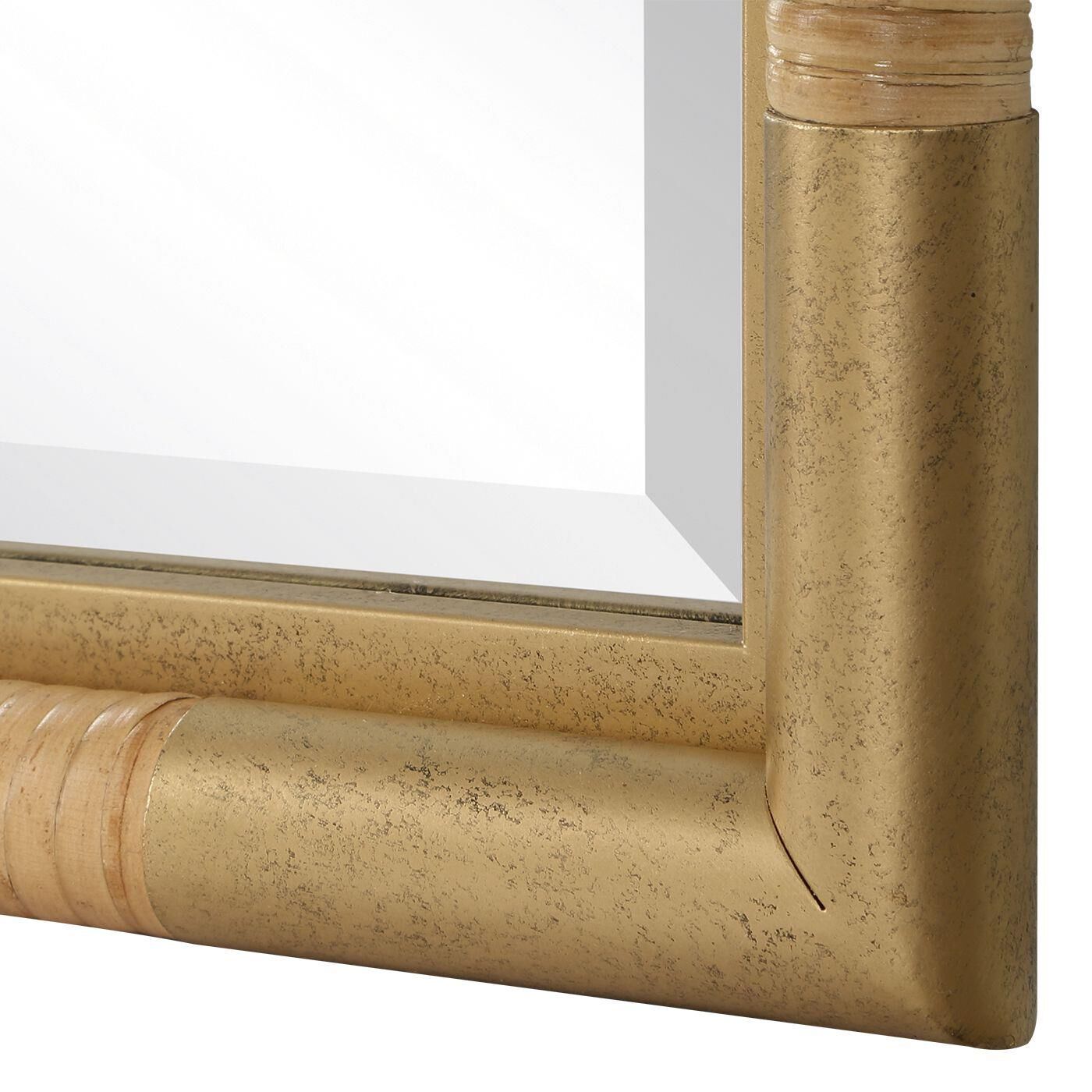 Shown in Gold, Woodtone finish