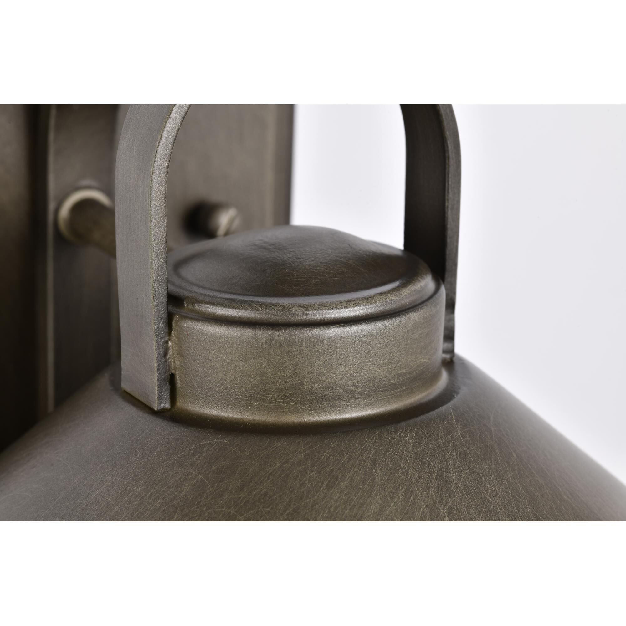 Shown in Bronze finish and Clear Seeded glass