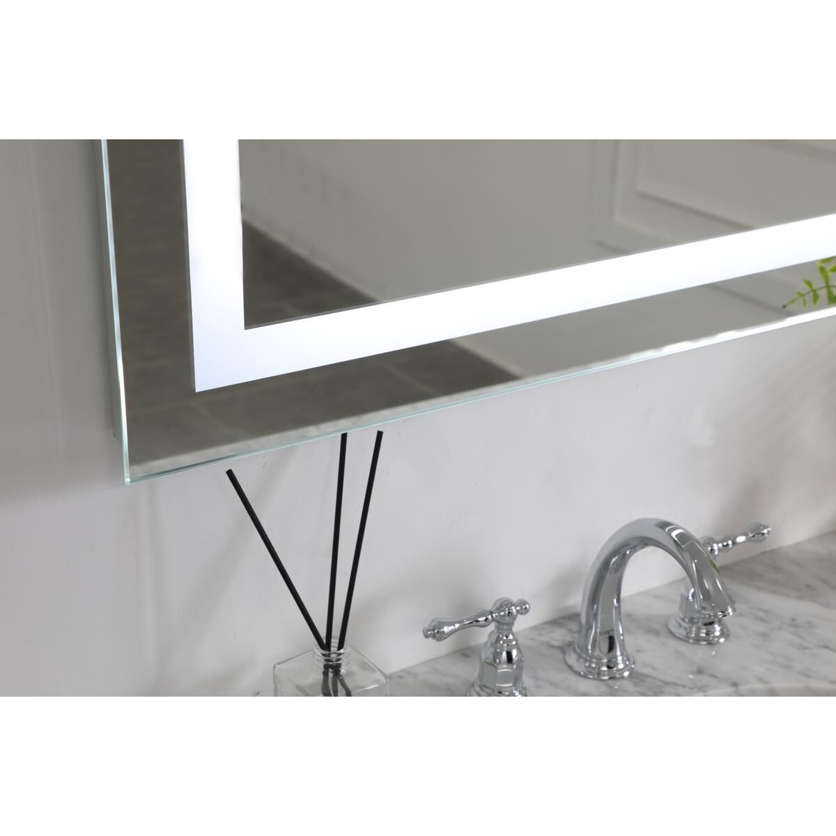 Shown in Glossy  White finish