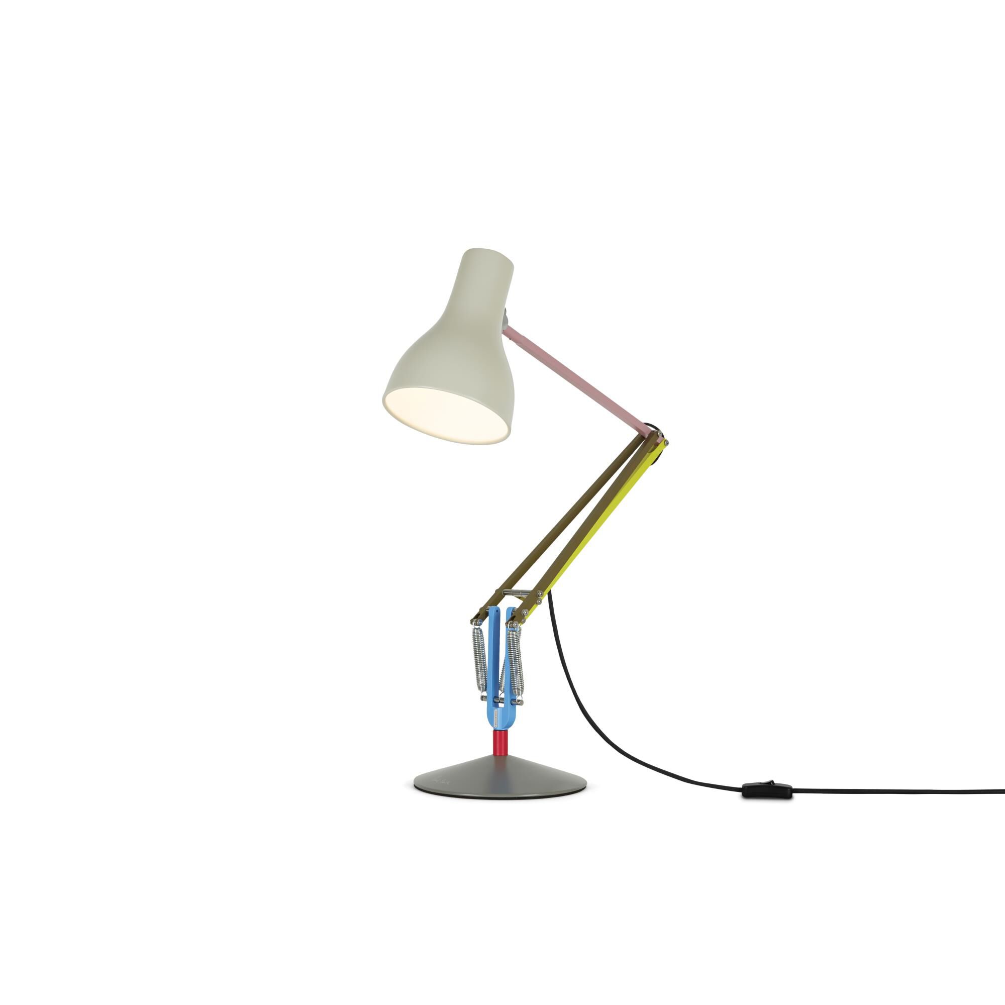 Shown in Edition 1 Multi finish and Aluminum shade