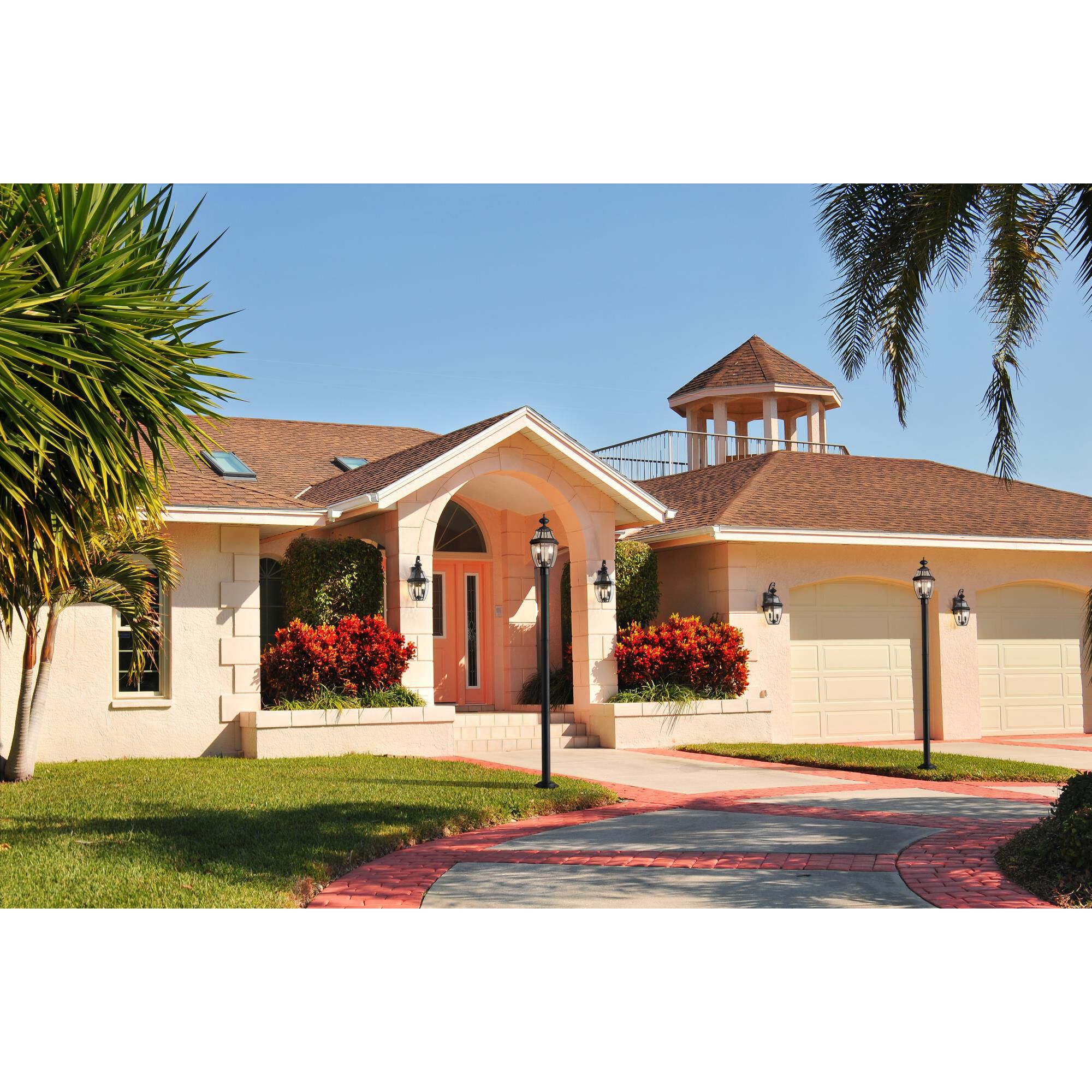 Shown in Black finish and Glass shade