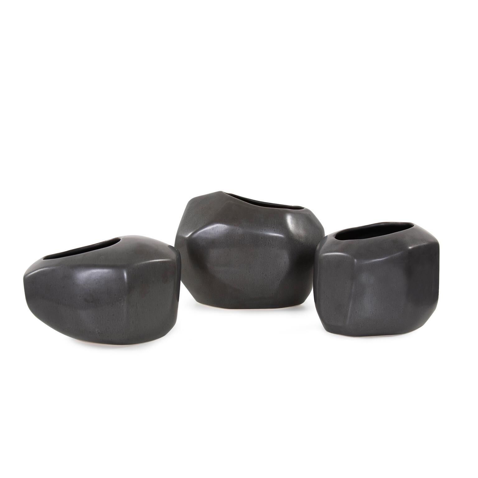 Alamo Vase-Urn by Howard Elliott Collection