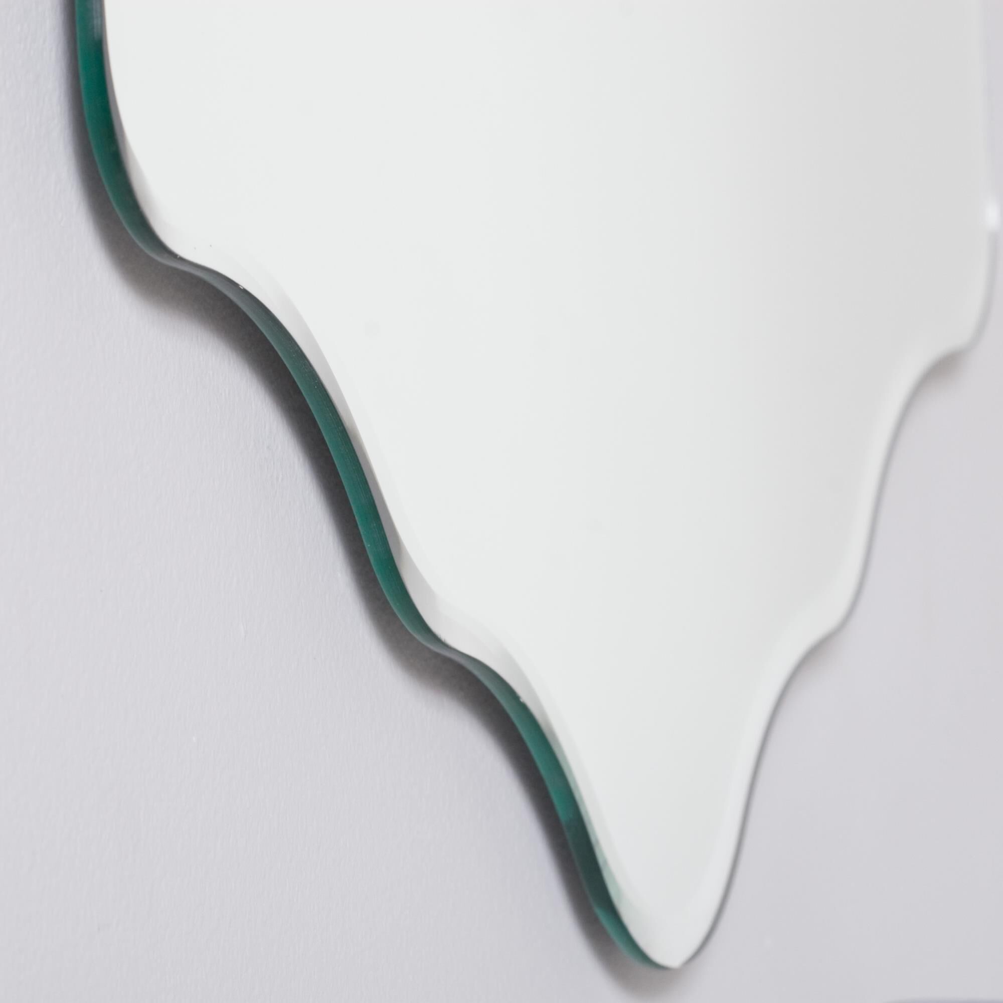 Shown in Mirror finish