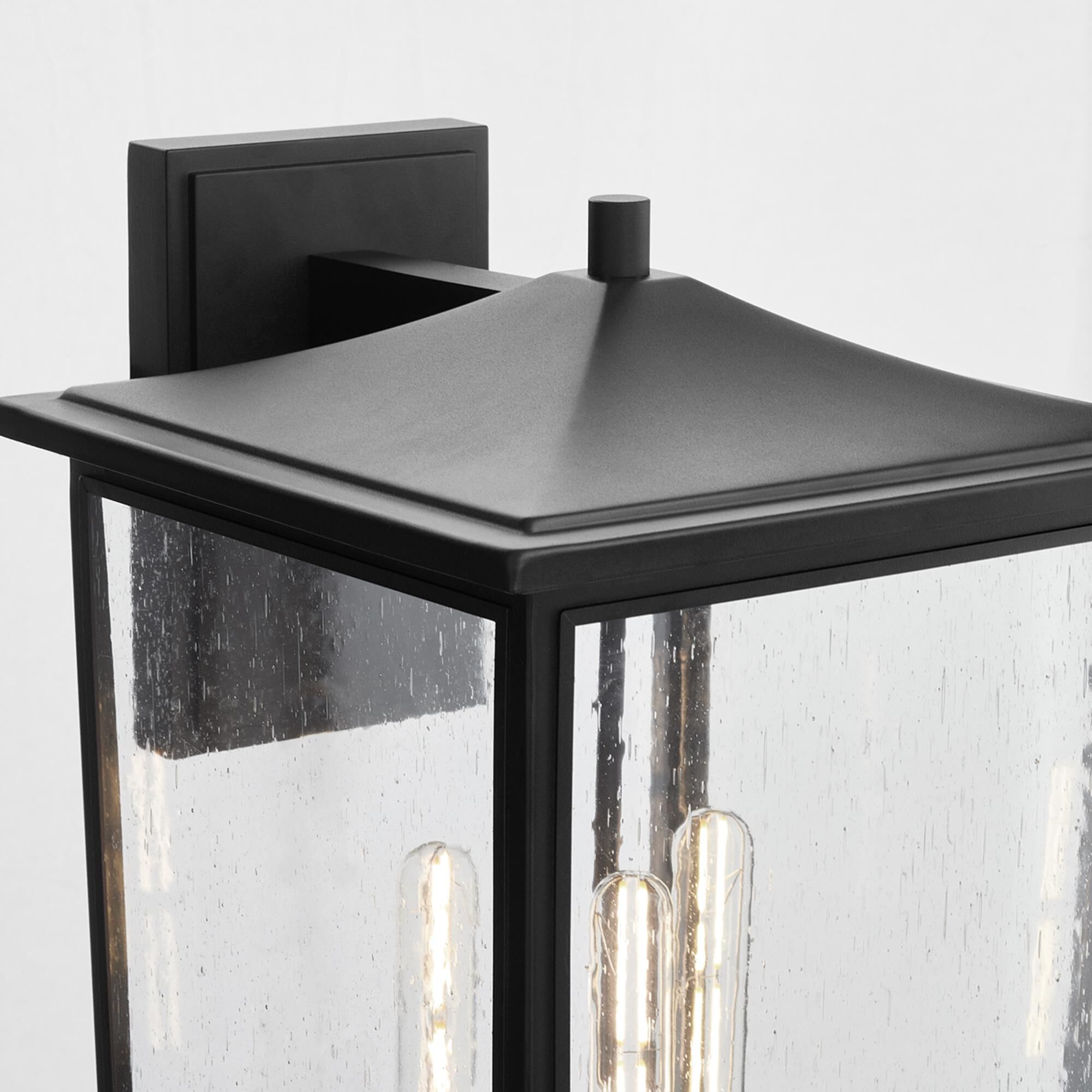 Shown in Noir finish