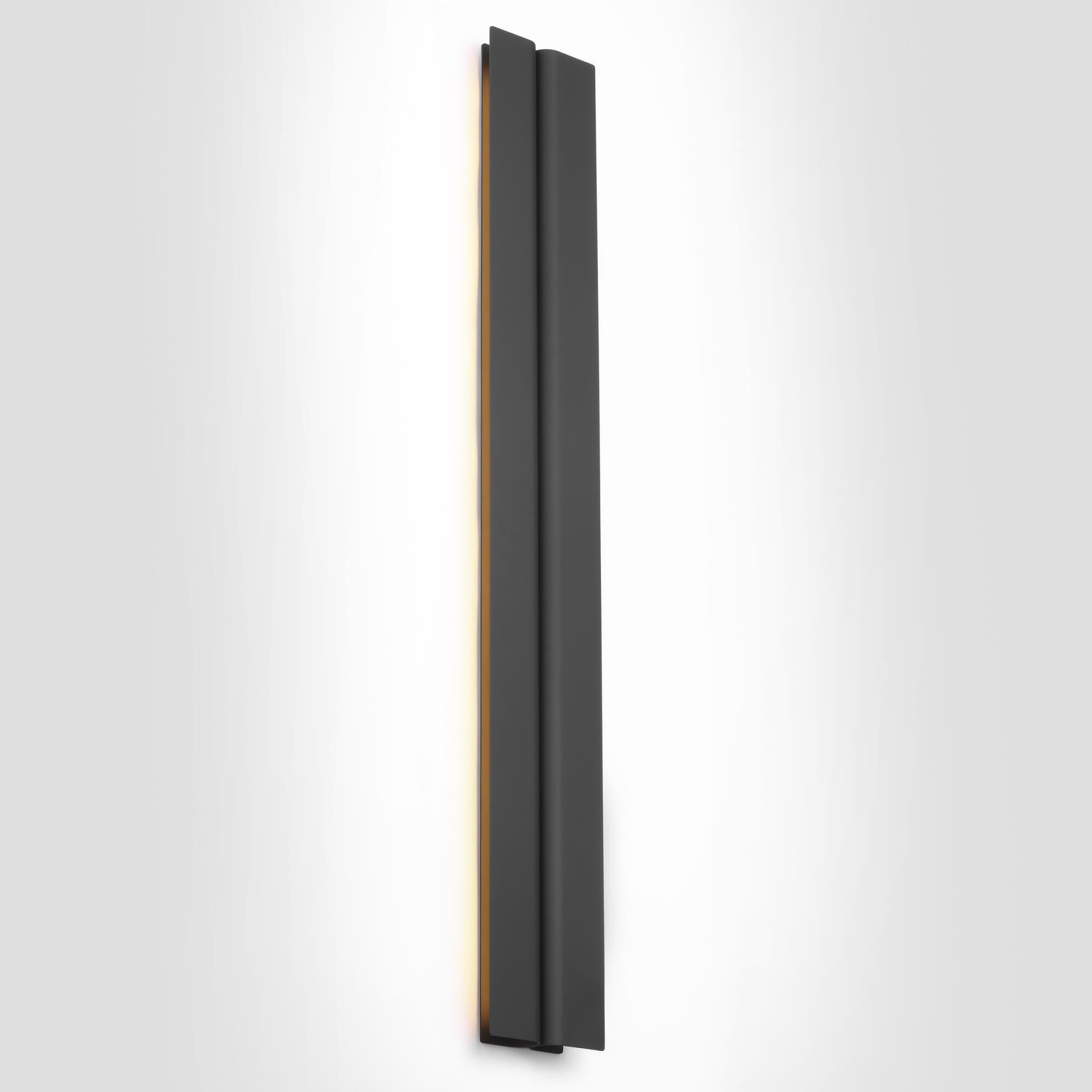 Shown in Nightshade Black finish and Aluminum shade