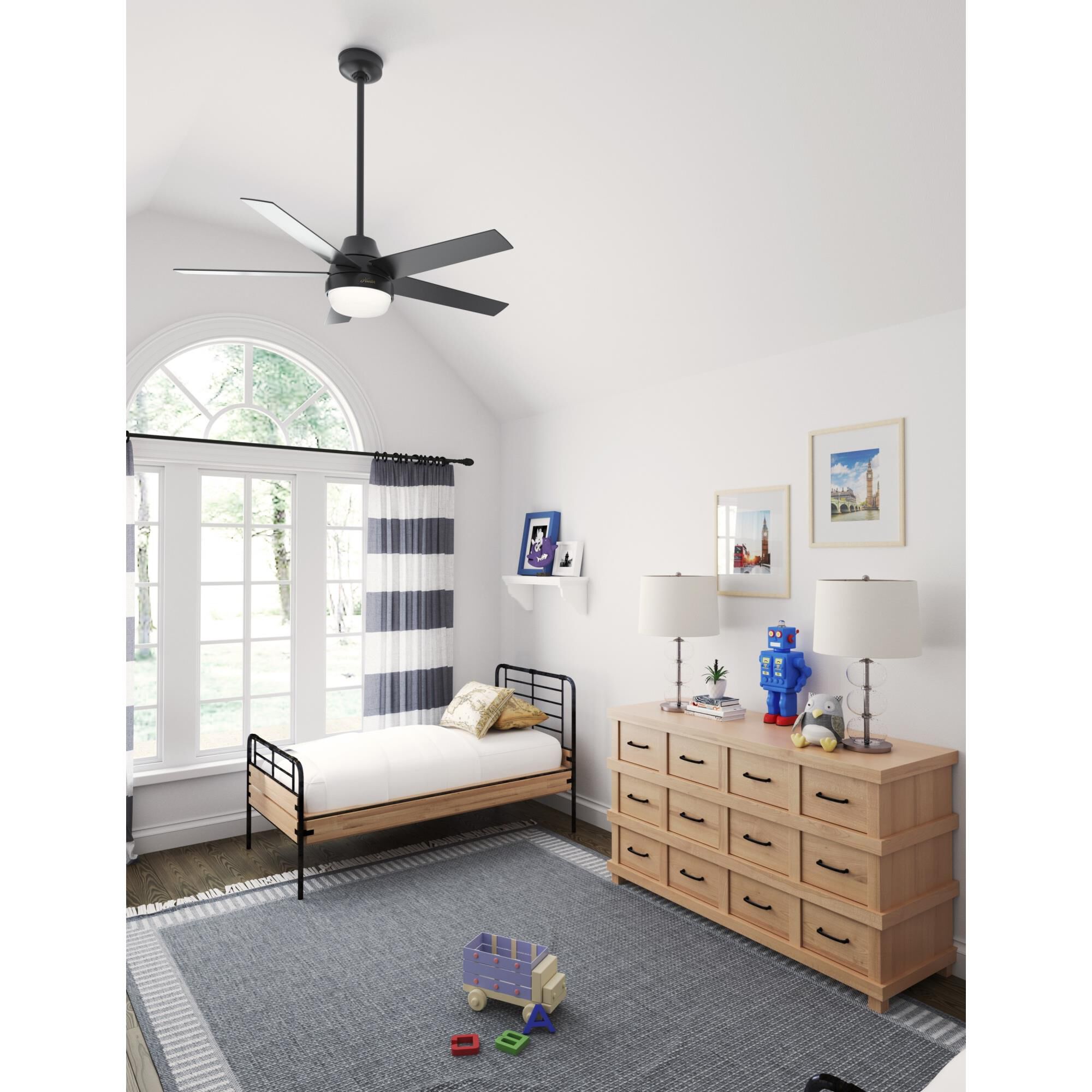 Aerodyne 52 Inch Ceiling Fan with Light Kit by Hunter Fan
