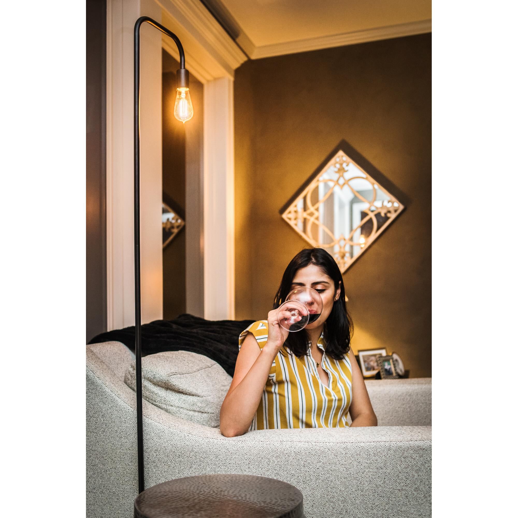 Dimmable 7 Watt 4000K ST18 LED Light Bulb,