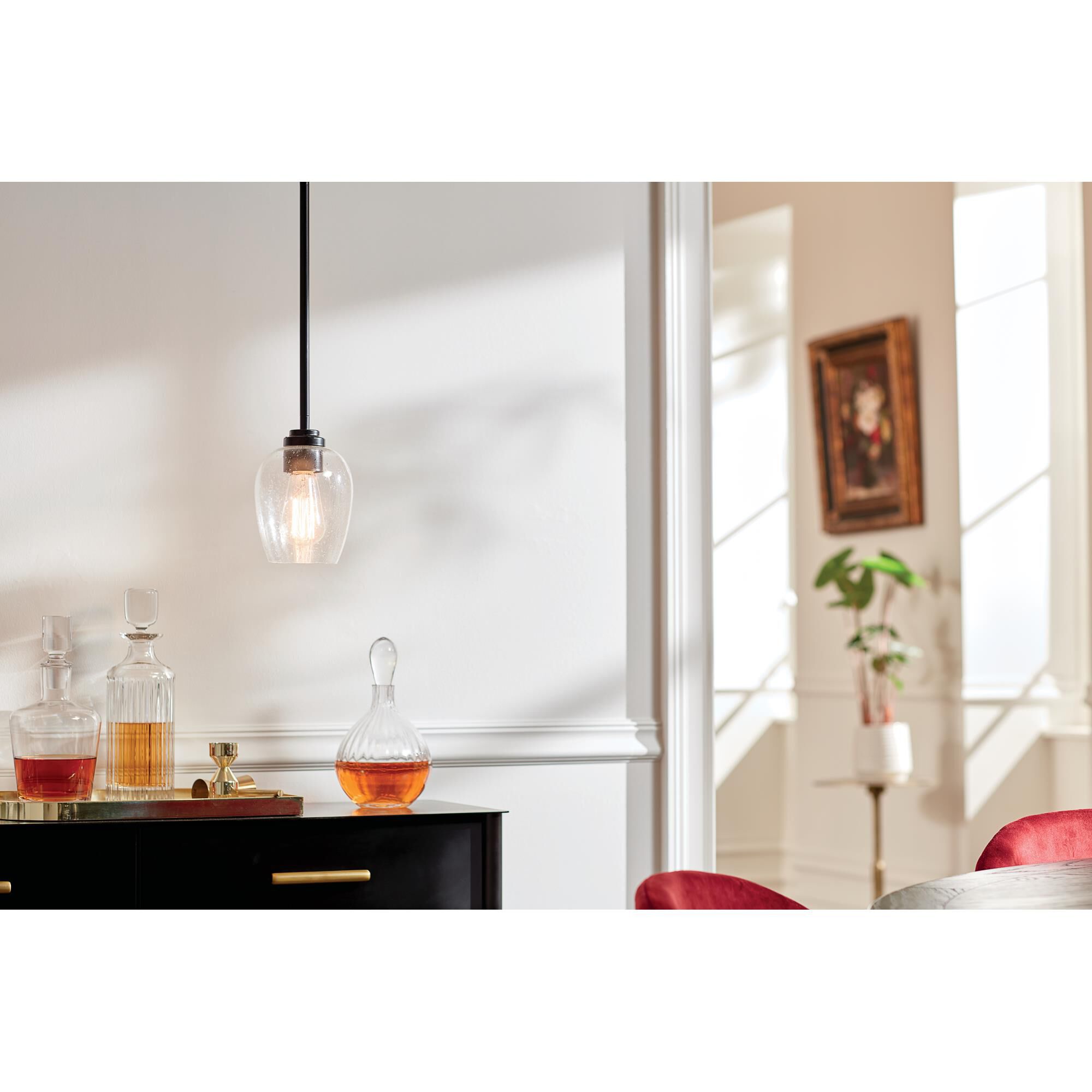 Shown in Black finish and Seeded glass