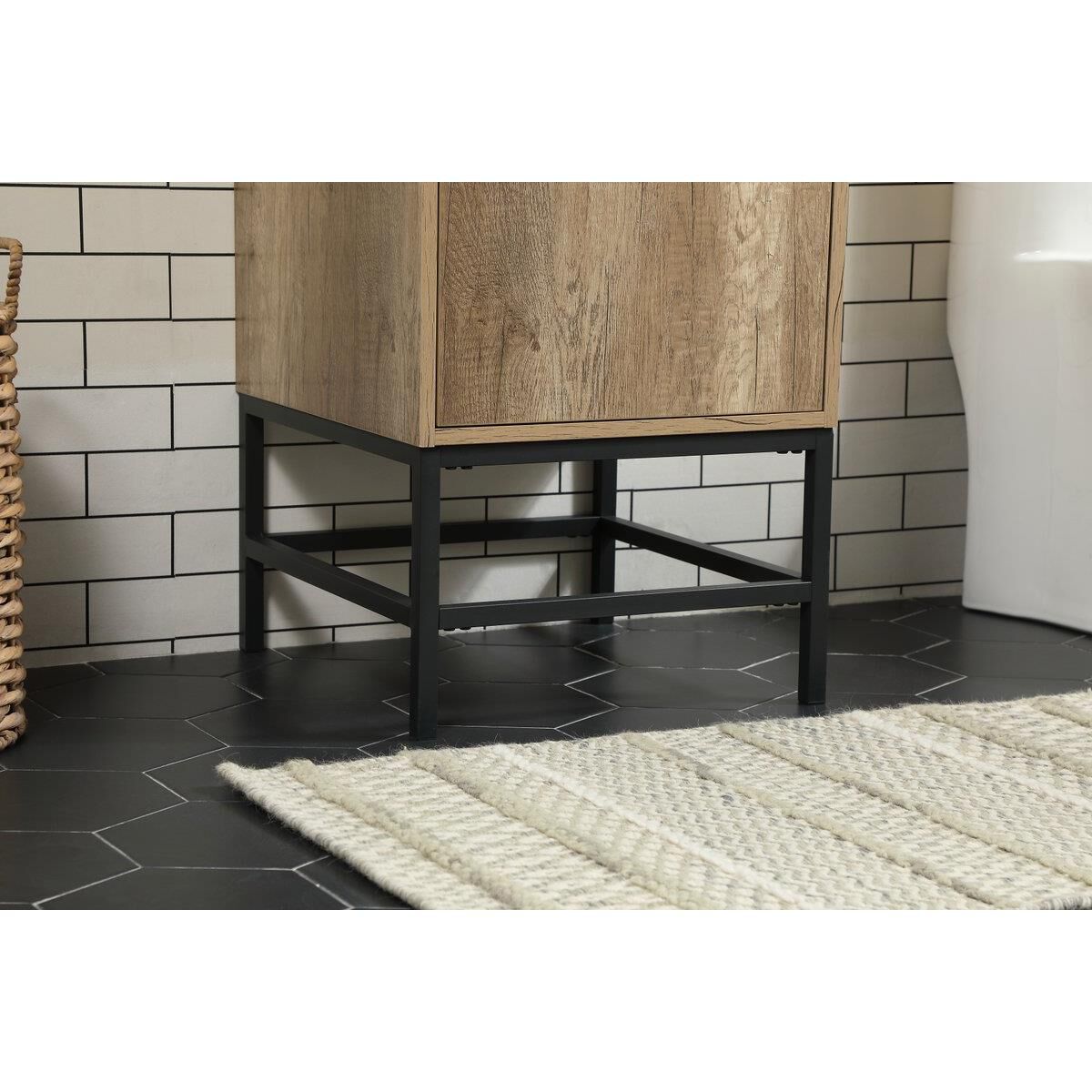 Shown in Natural Oak finish and Without Backsplash accent