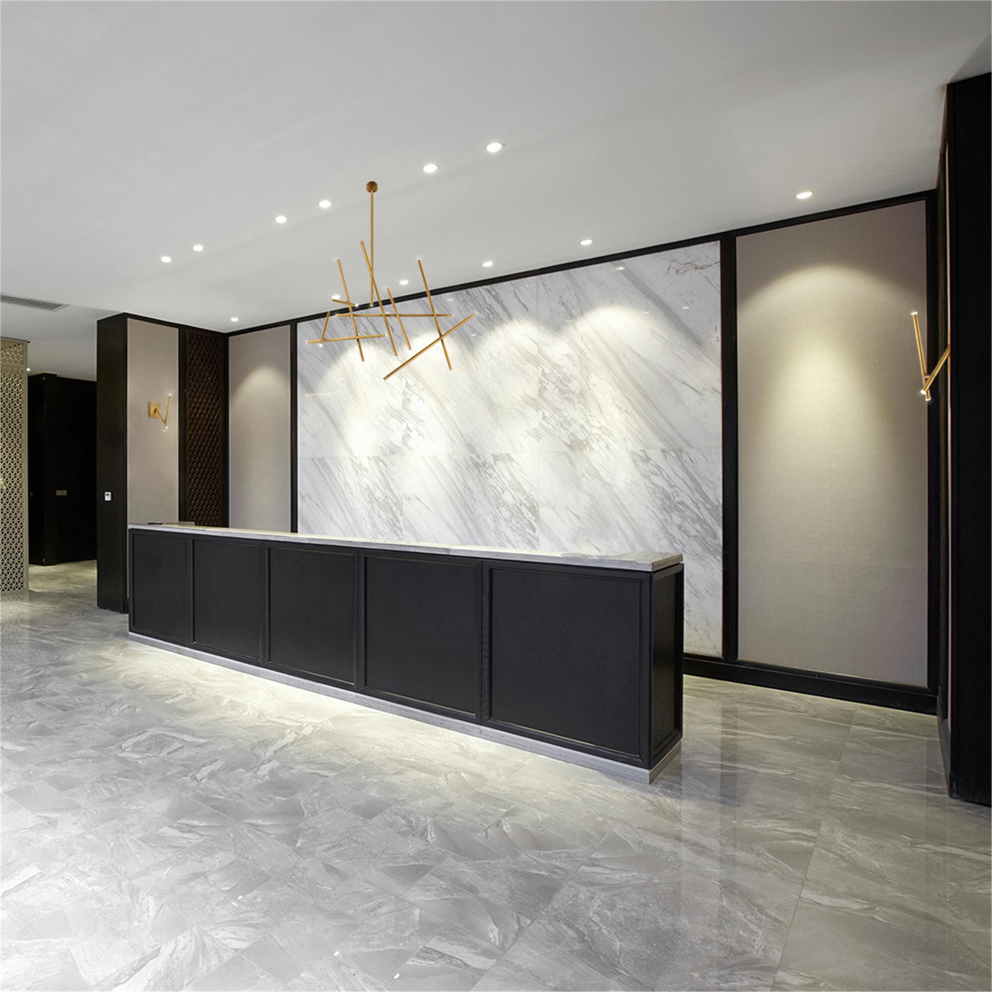 Crossroads Grand Chandelier,