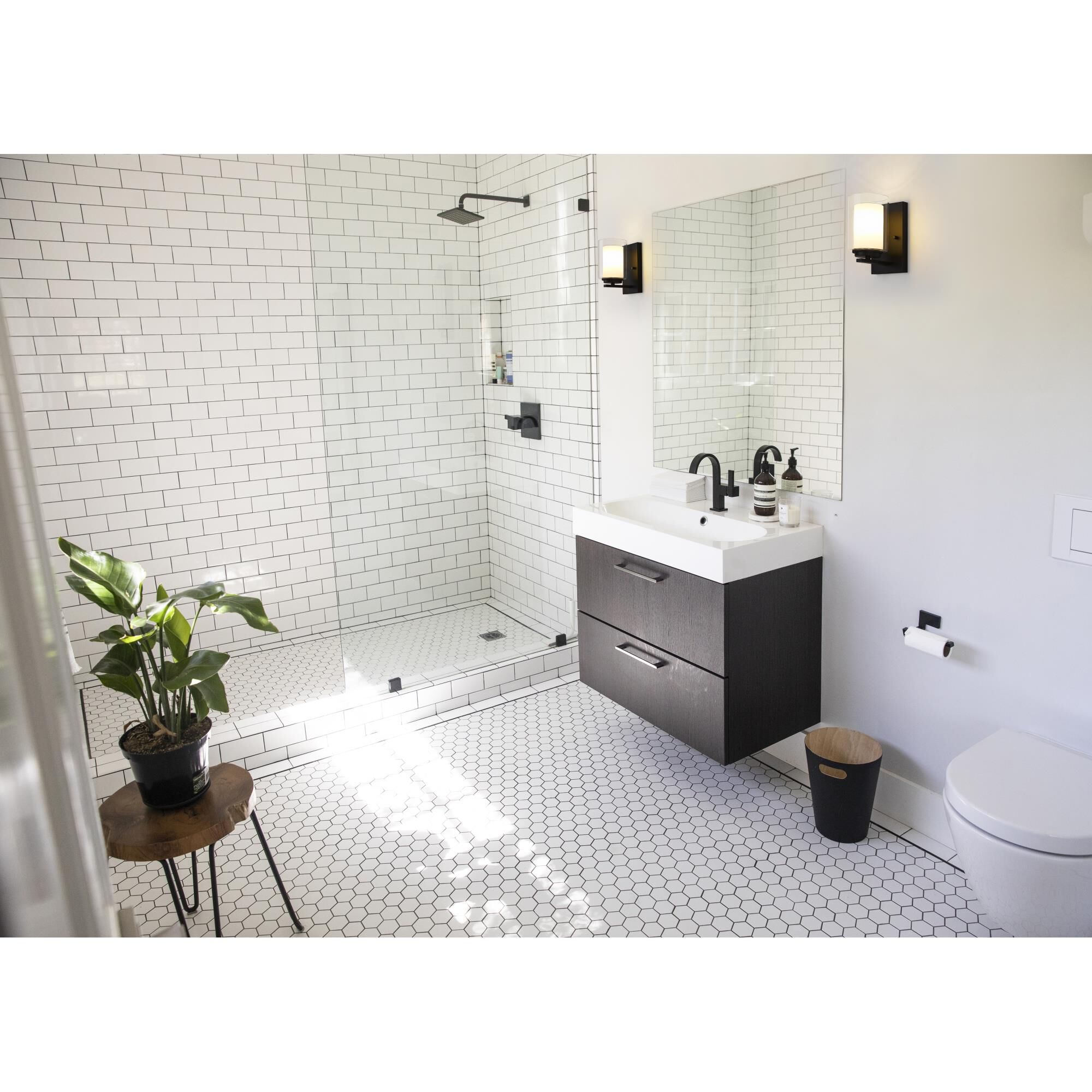 Shown in Matte Black finish and Glass shade