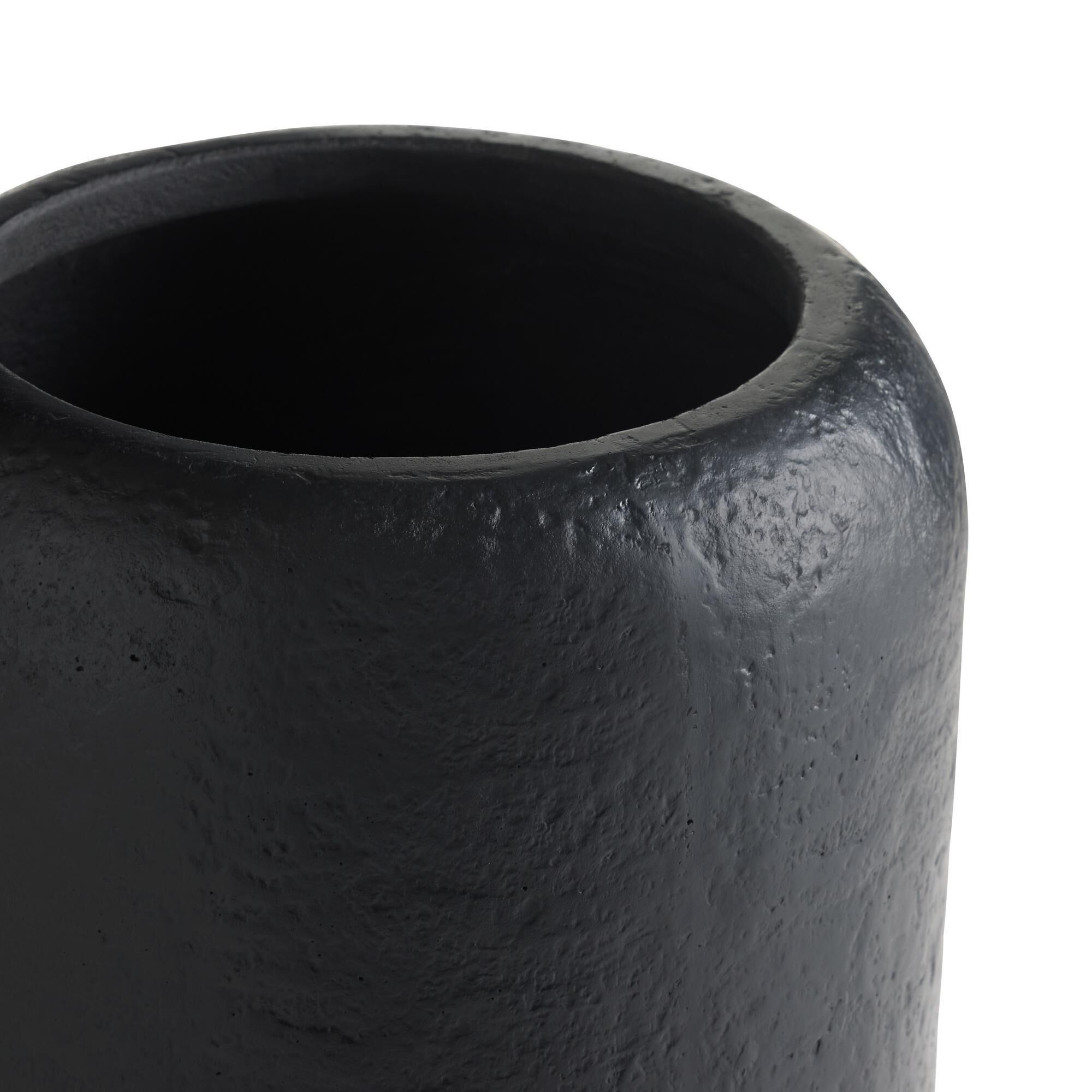Shown in Matte Black finish