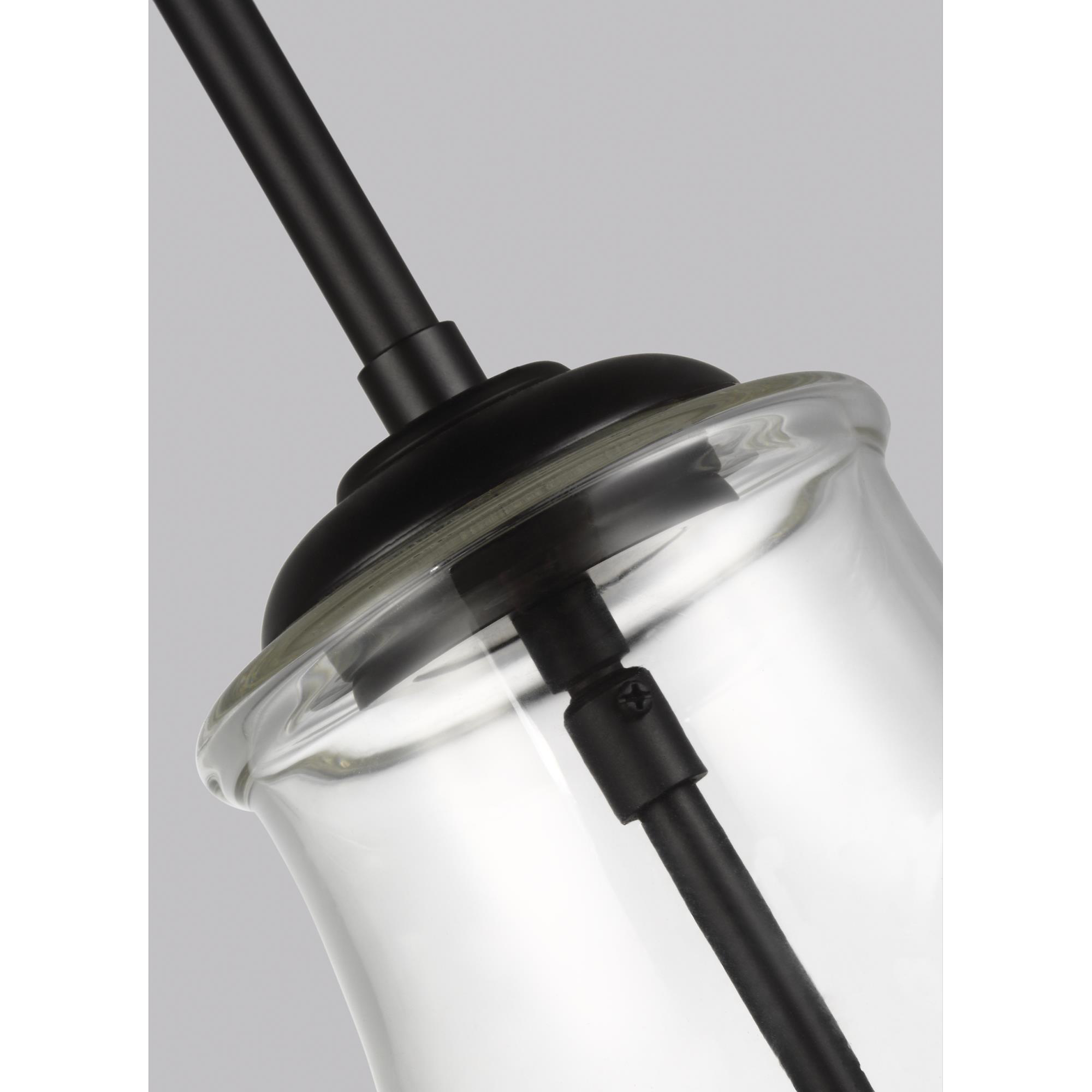 Shown in Oil Rubbed Bronze finish and Clear glass