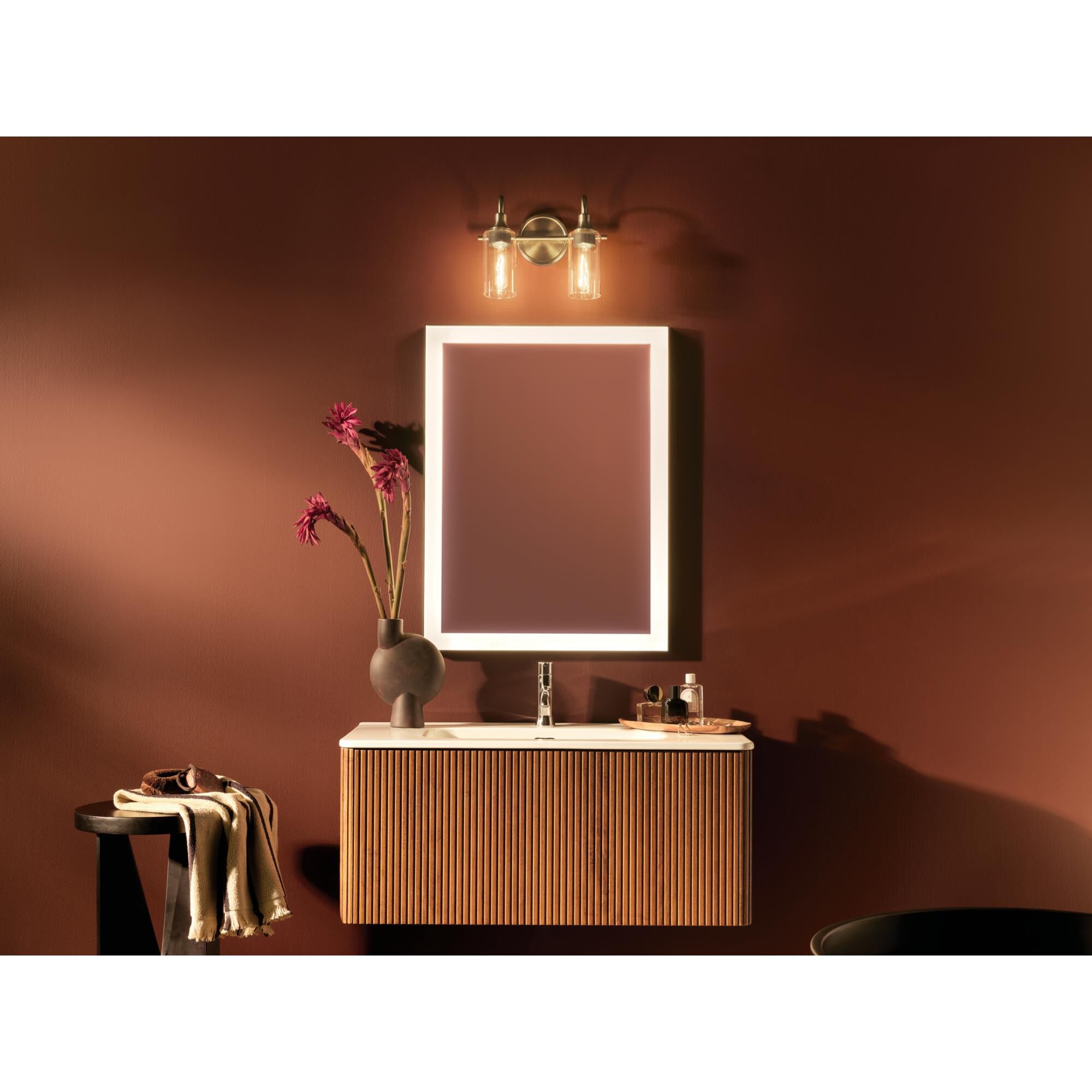 Shown in Champagne Bronze finish and Clear glass