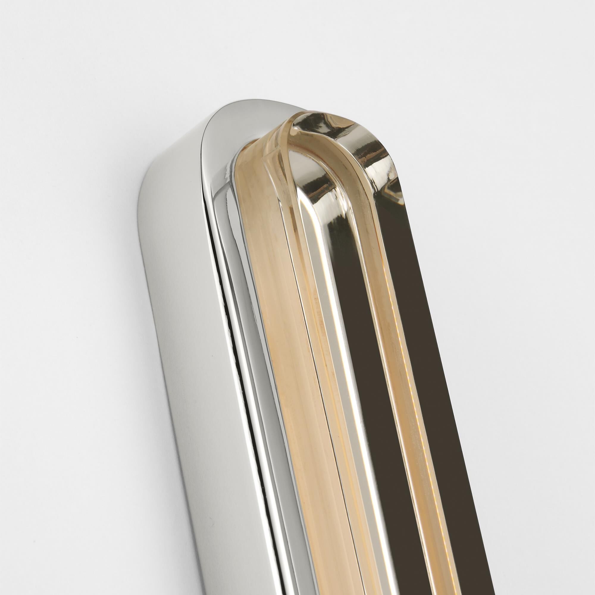 Shown in Polished Nickel finish and Clear Crystal glass