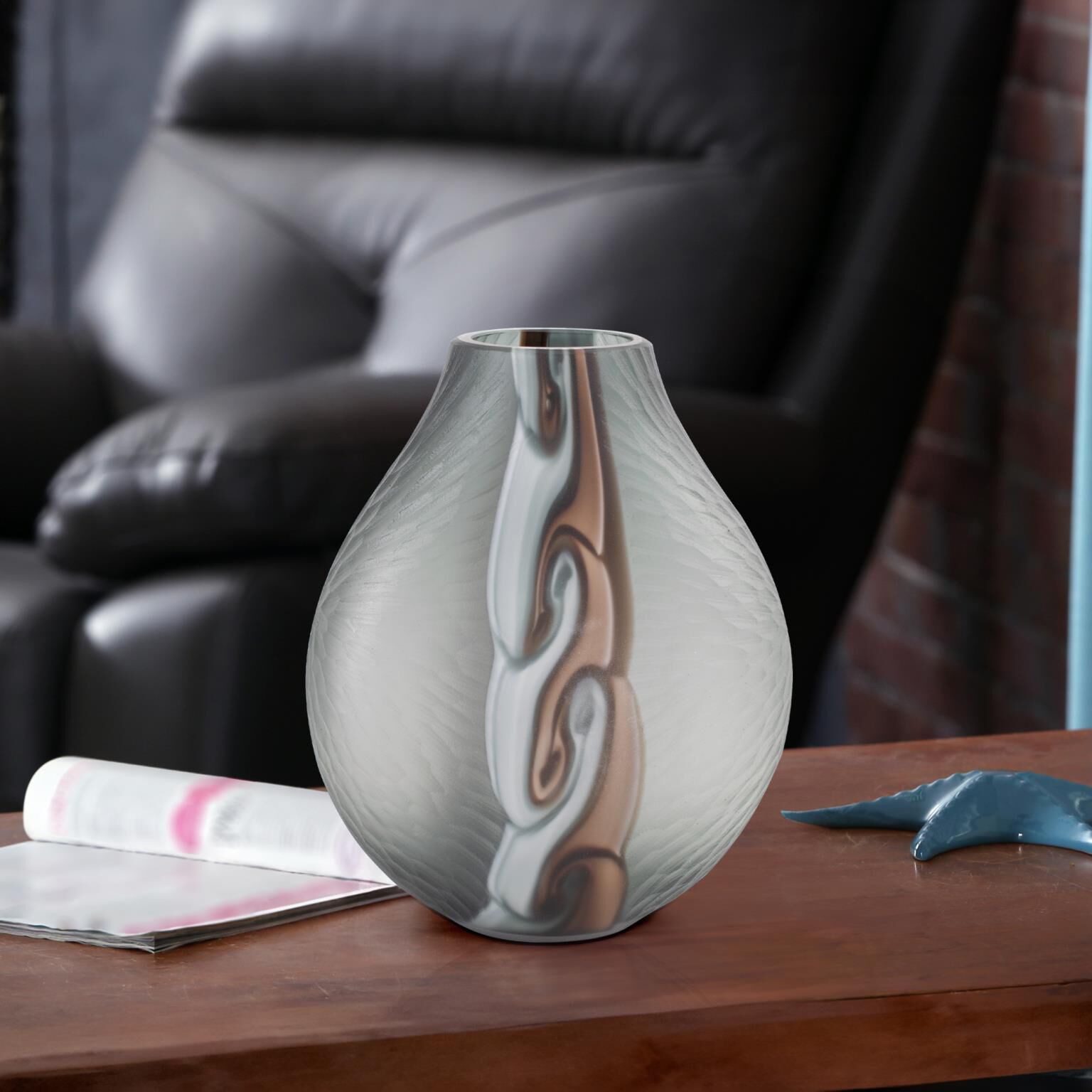 Shown in Matte finish