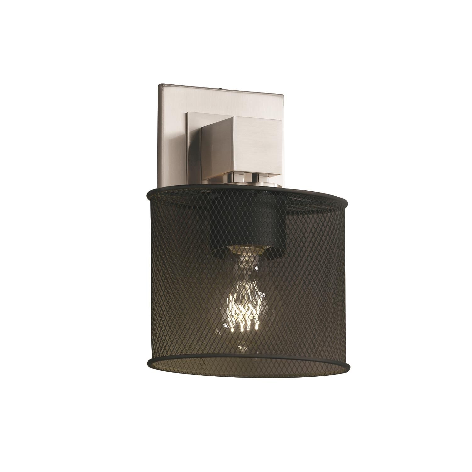 Shown in Polished Chrome finish and Wire Mesh shade and Oval accent