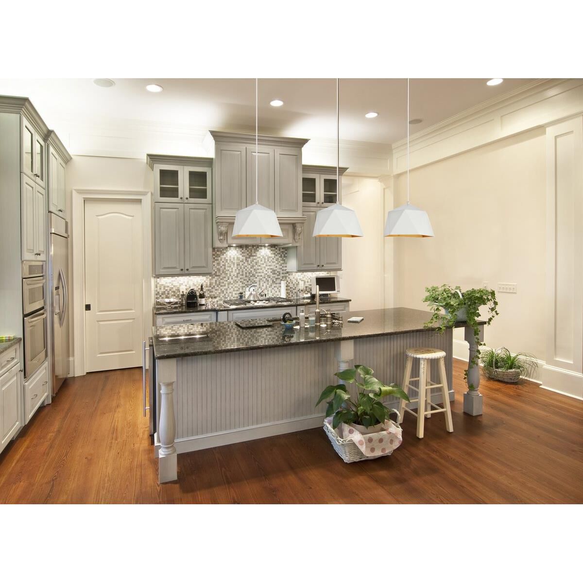 Shown in White And Golden Inside finish and White Iron Exterior and Gold Iron Interior shade