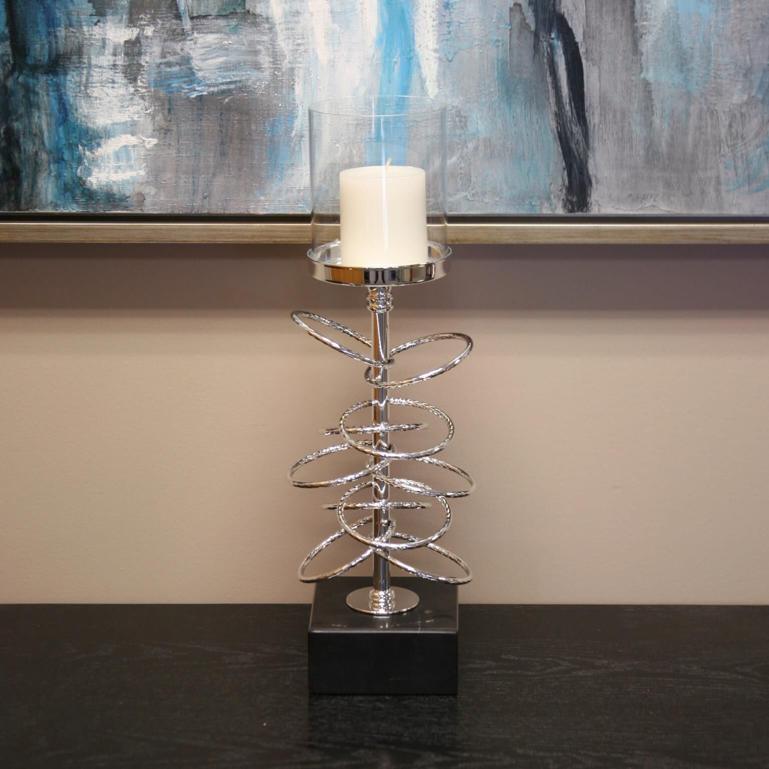 Shown in Metallic finish