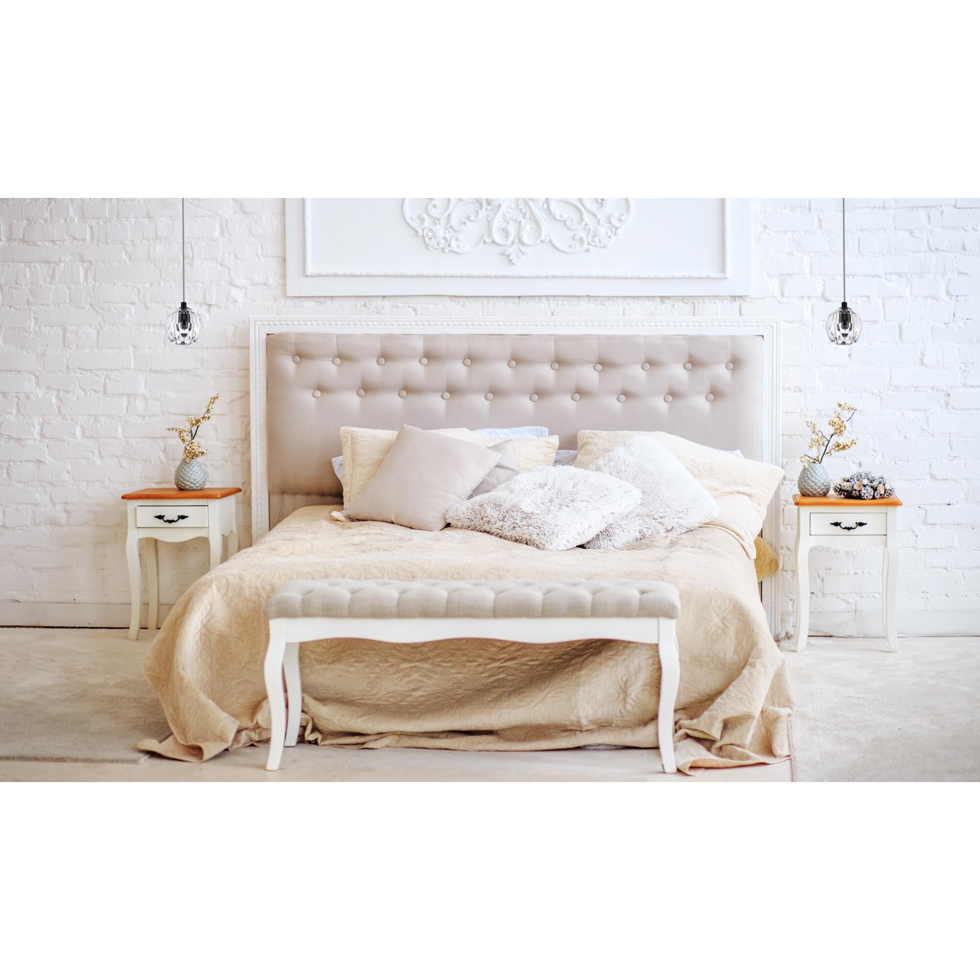 Shown in Black finish and Clear Royal Cut crystal