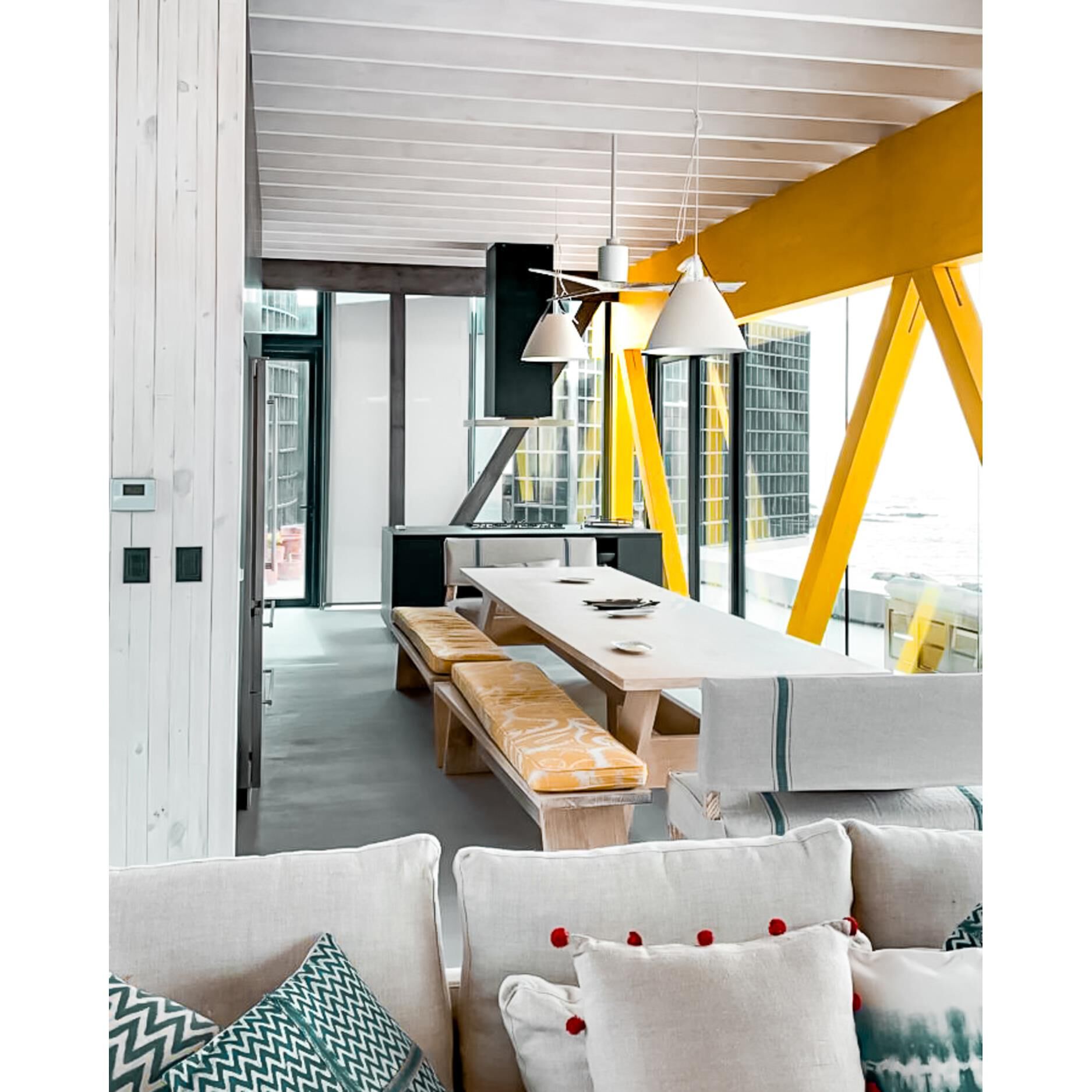 Shown in Gloss White finish