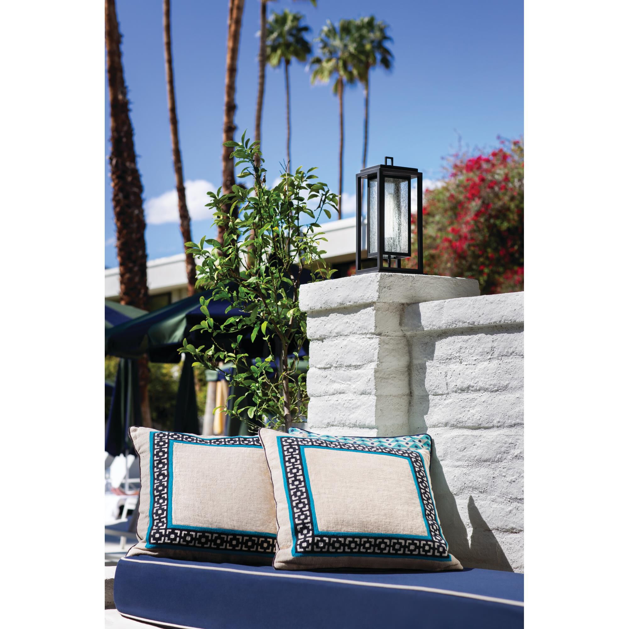 Shown in Oil Rubbed Bronze finish and Clear Seedy glass