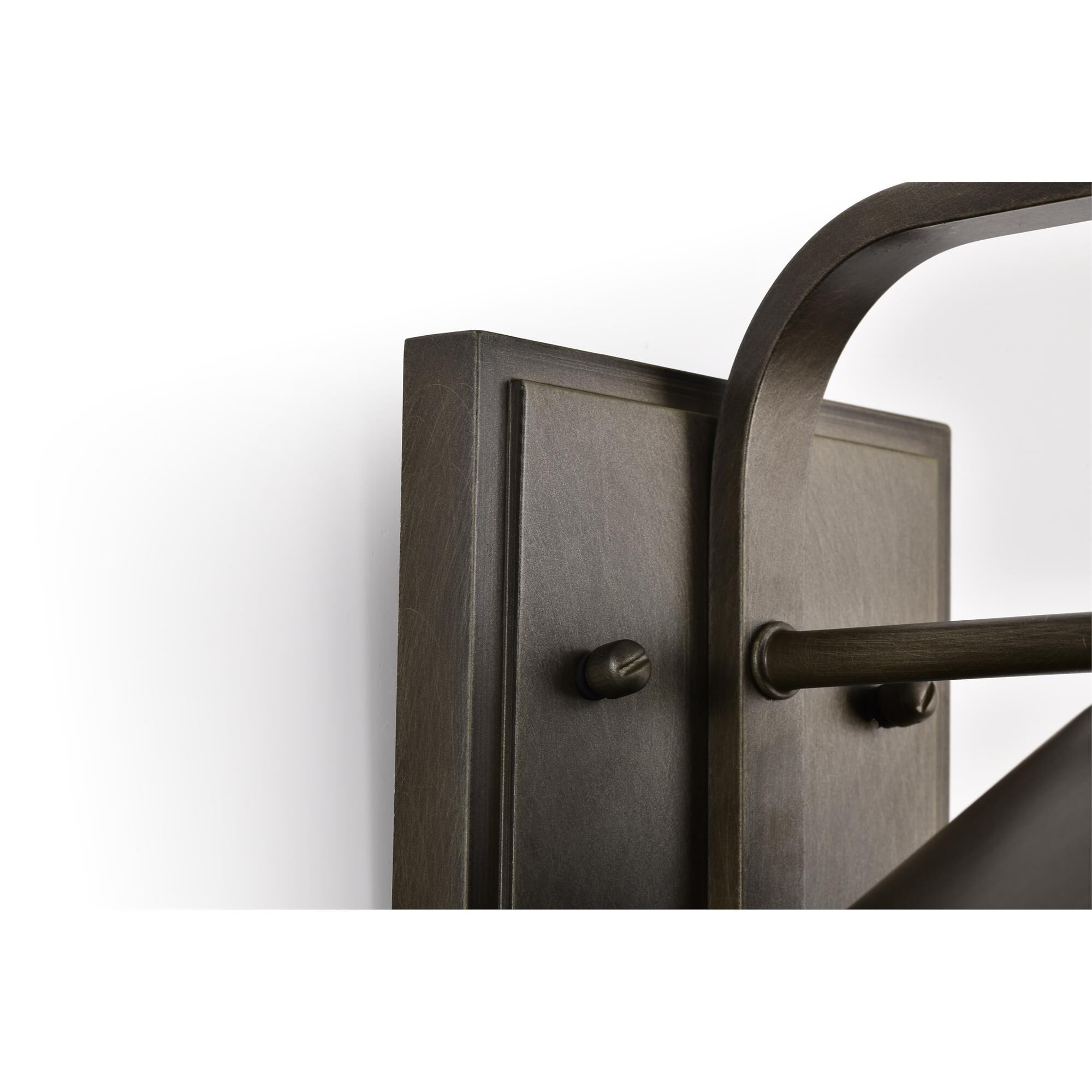 Shown in Bronze finish and Clear Seeded glass