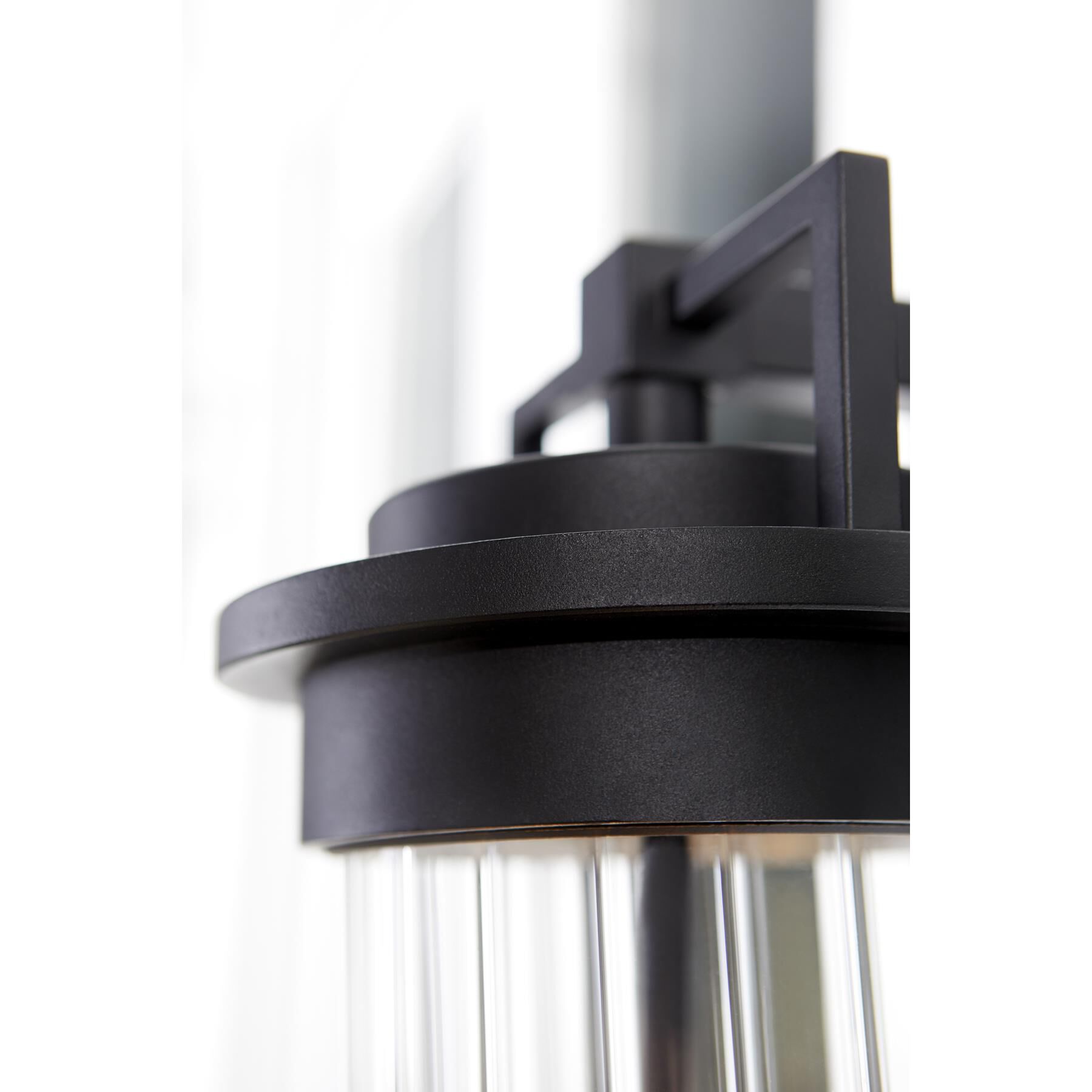 Shown in Noir finish