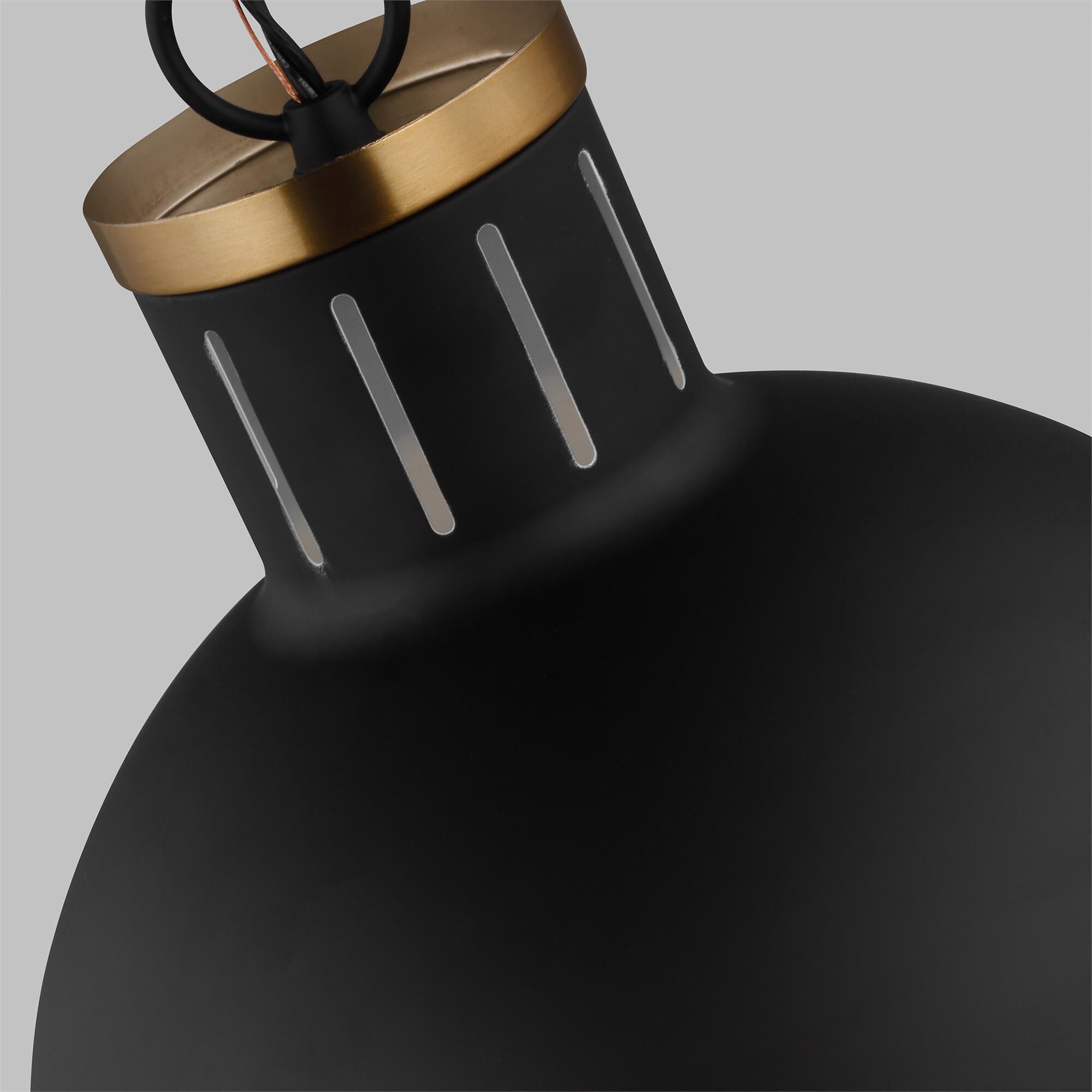 Hanks Large Pendant,