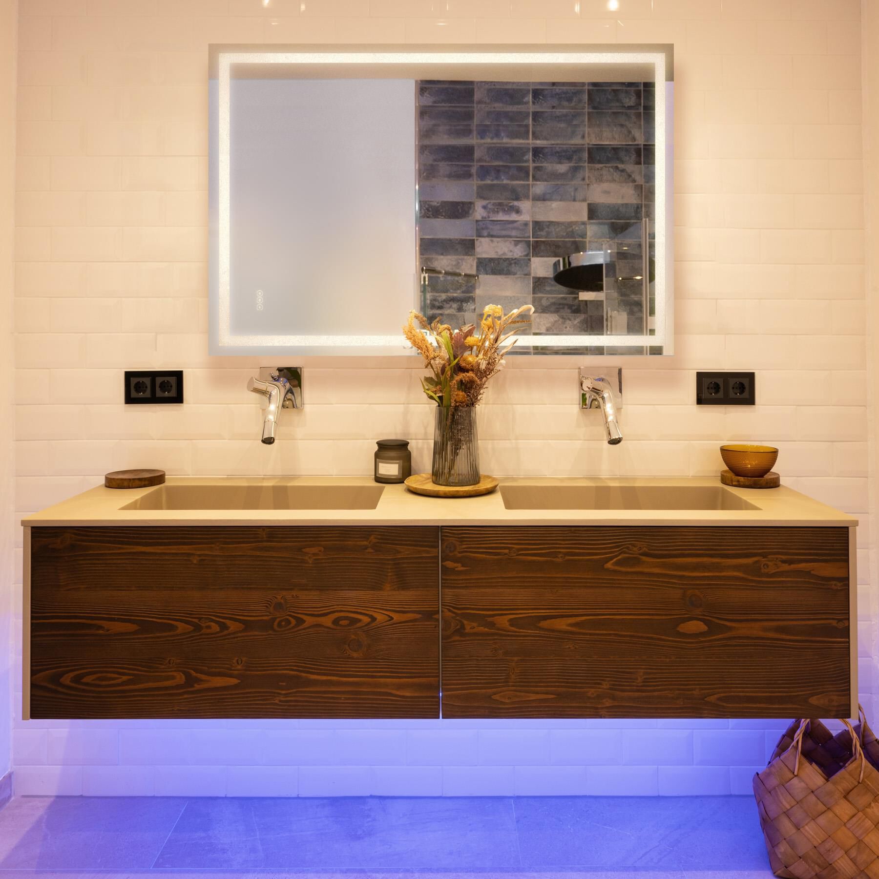 Shown in Crushed Crystal finish