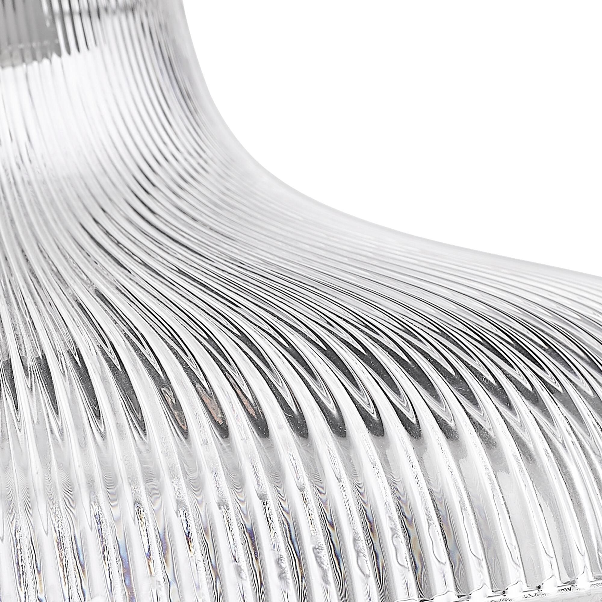 Shown in Matte Black finish and Ribbed Optic glass