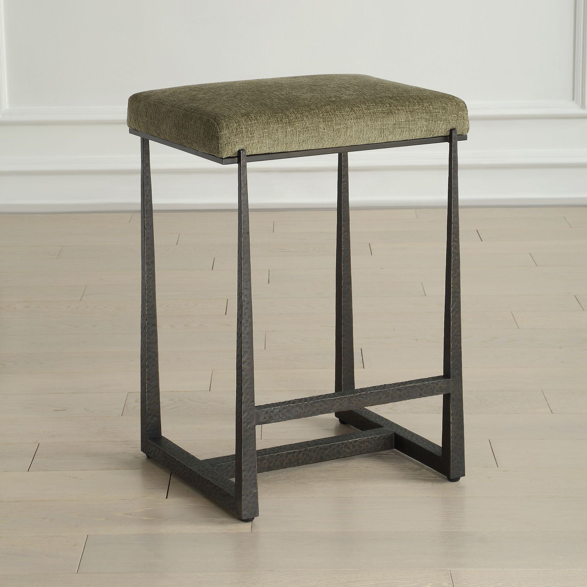 Shown in Bronze and Green finish