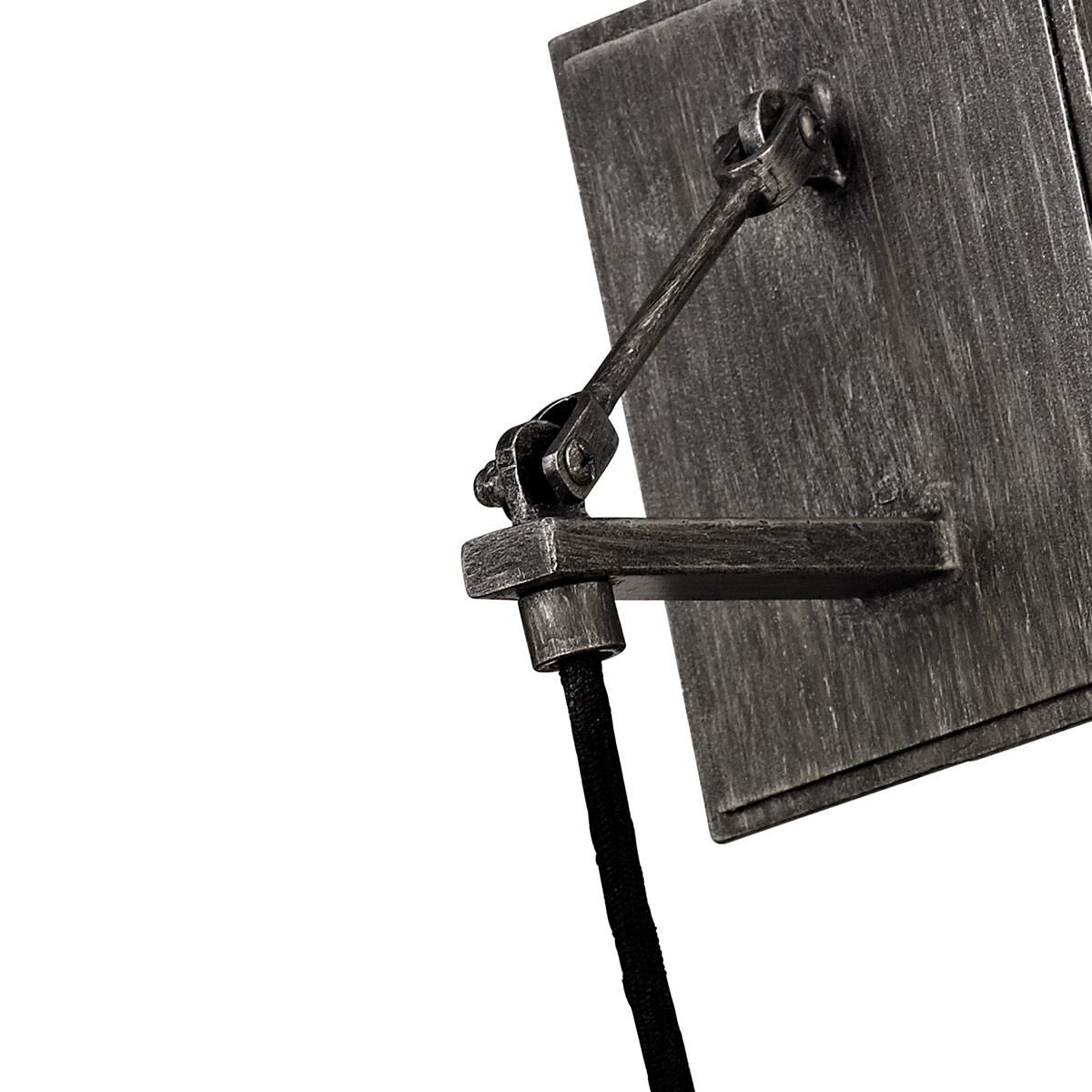 Shown in Graphite finish and Smoke  glass