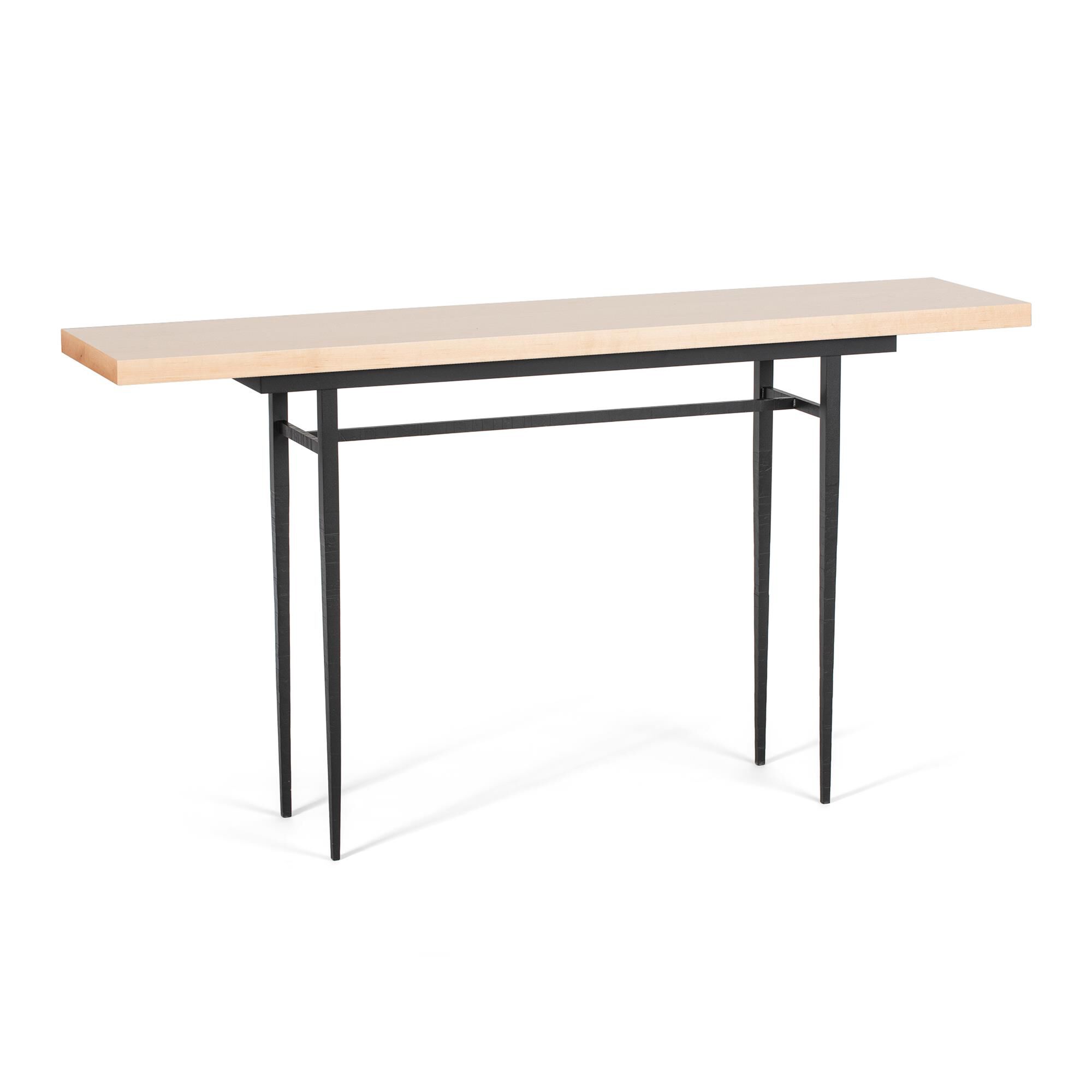 Shown in Black finish and Maple Natural accent