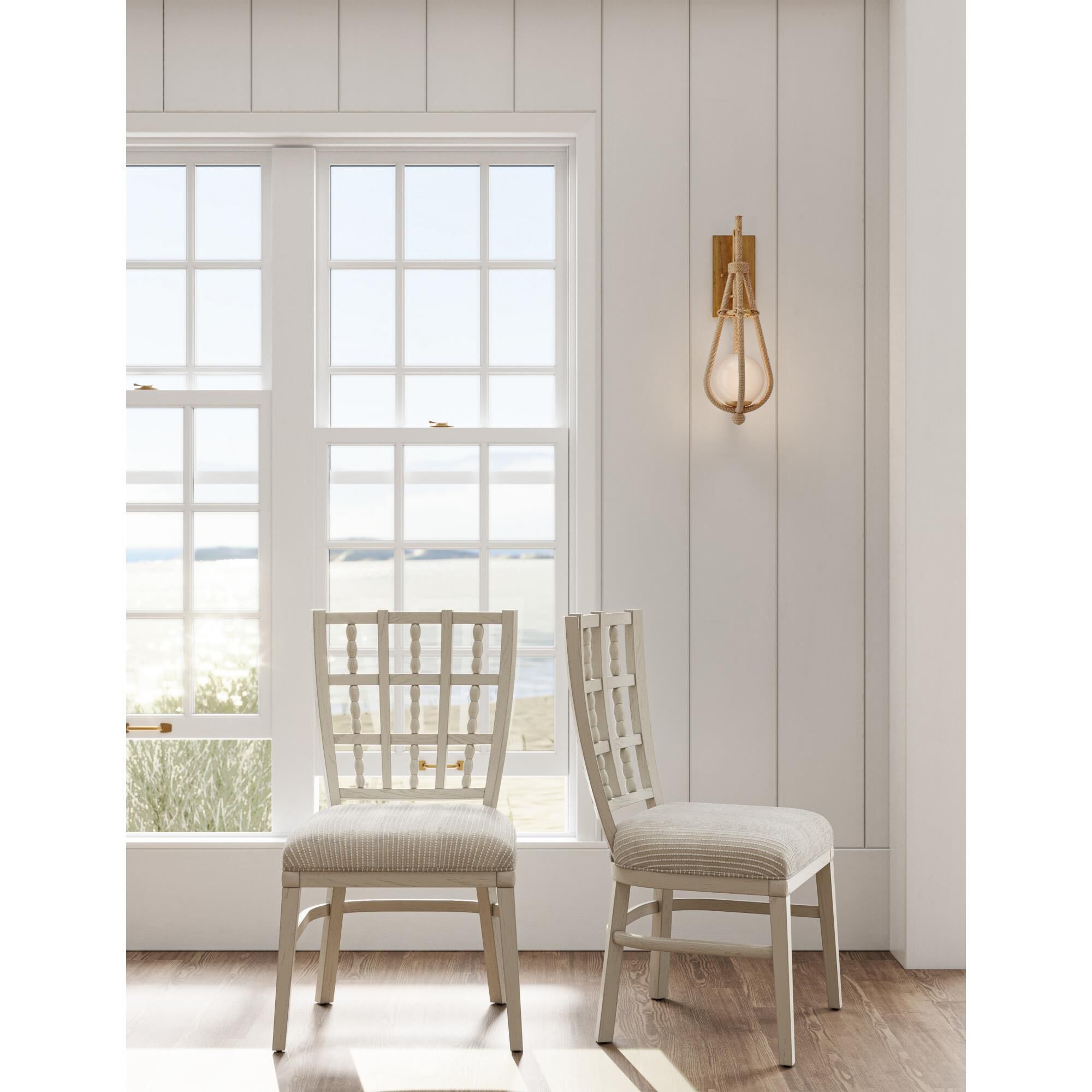 Shown in Natural and Dorado Gold finish and Frosted White glass