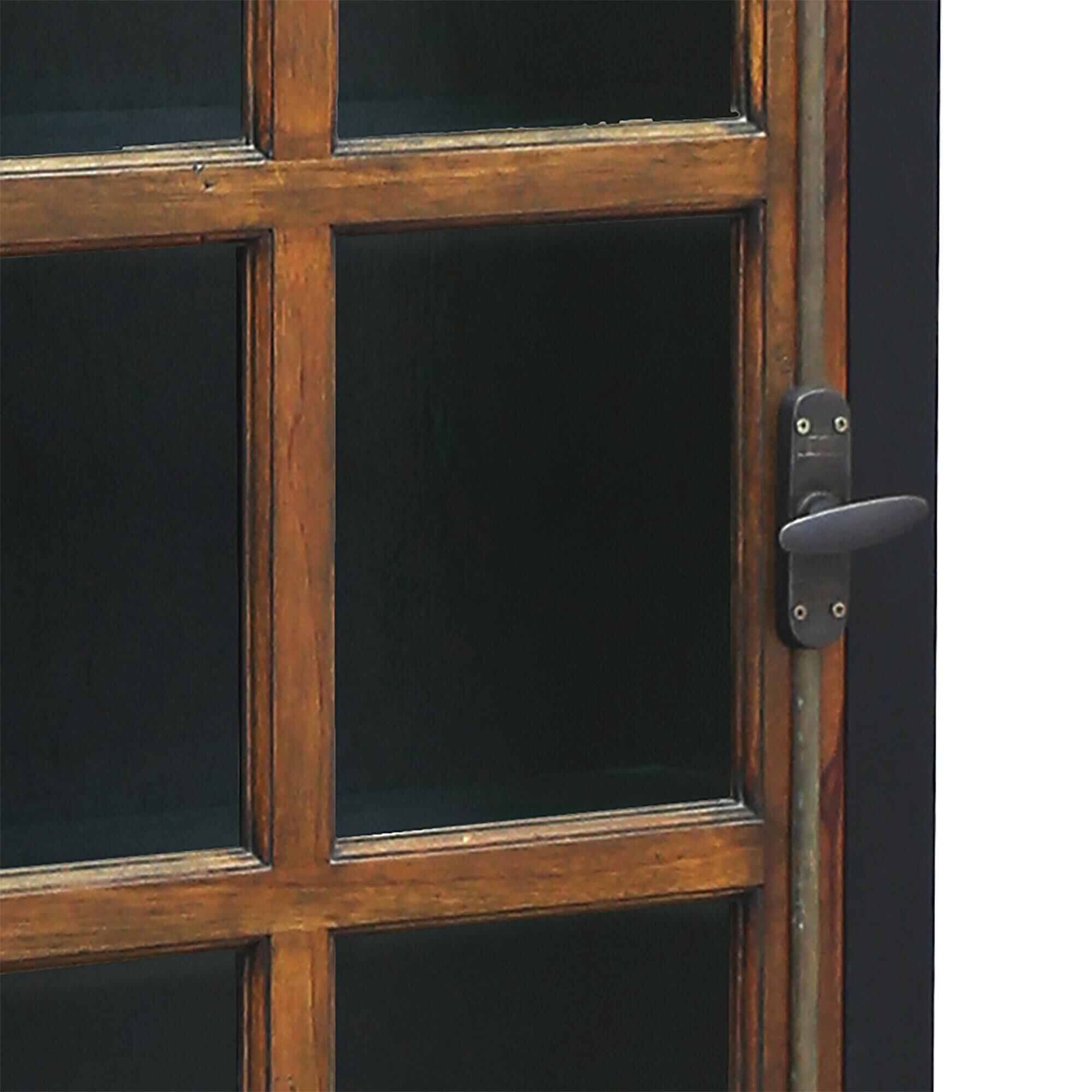 Shown in Grain De Bois Noir, Woodland Stain finish