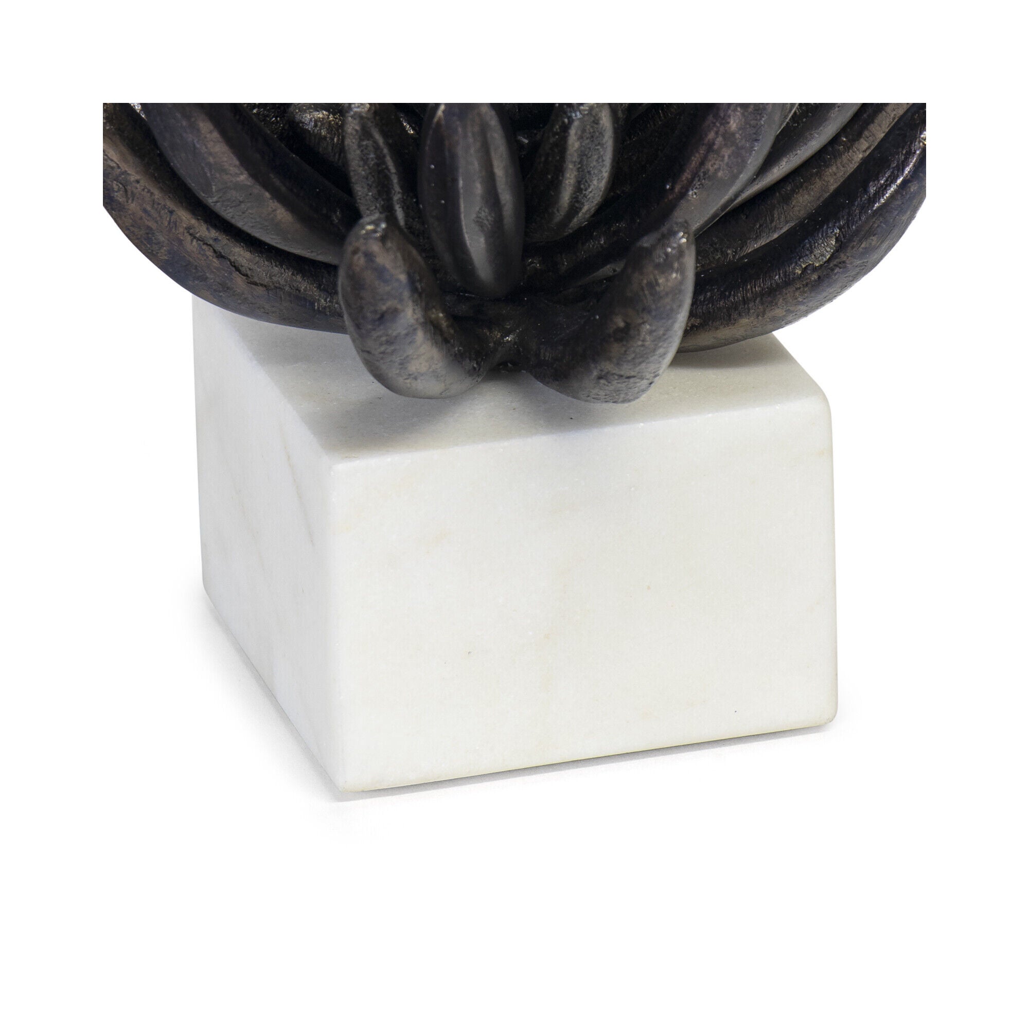 Shown in Blackend Zinc finish