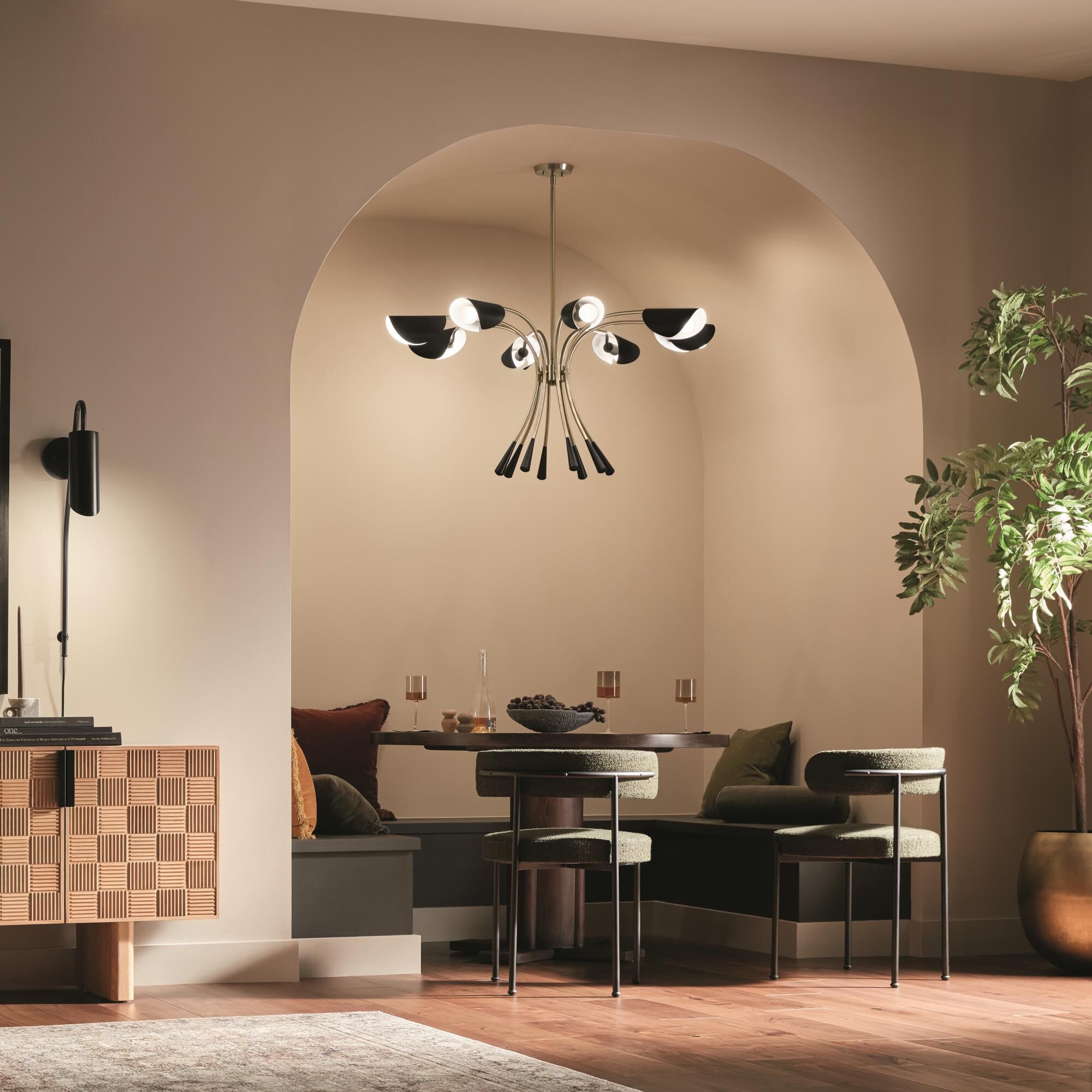 Shown in Champagne Bronze with Black finish and Metal and Unique shade