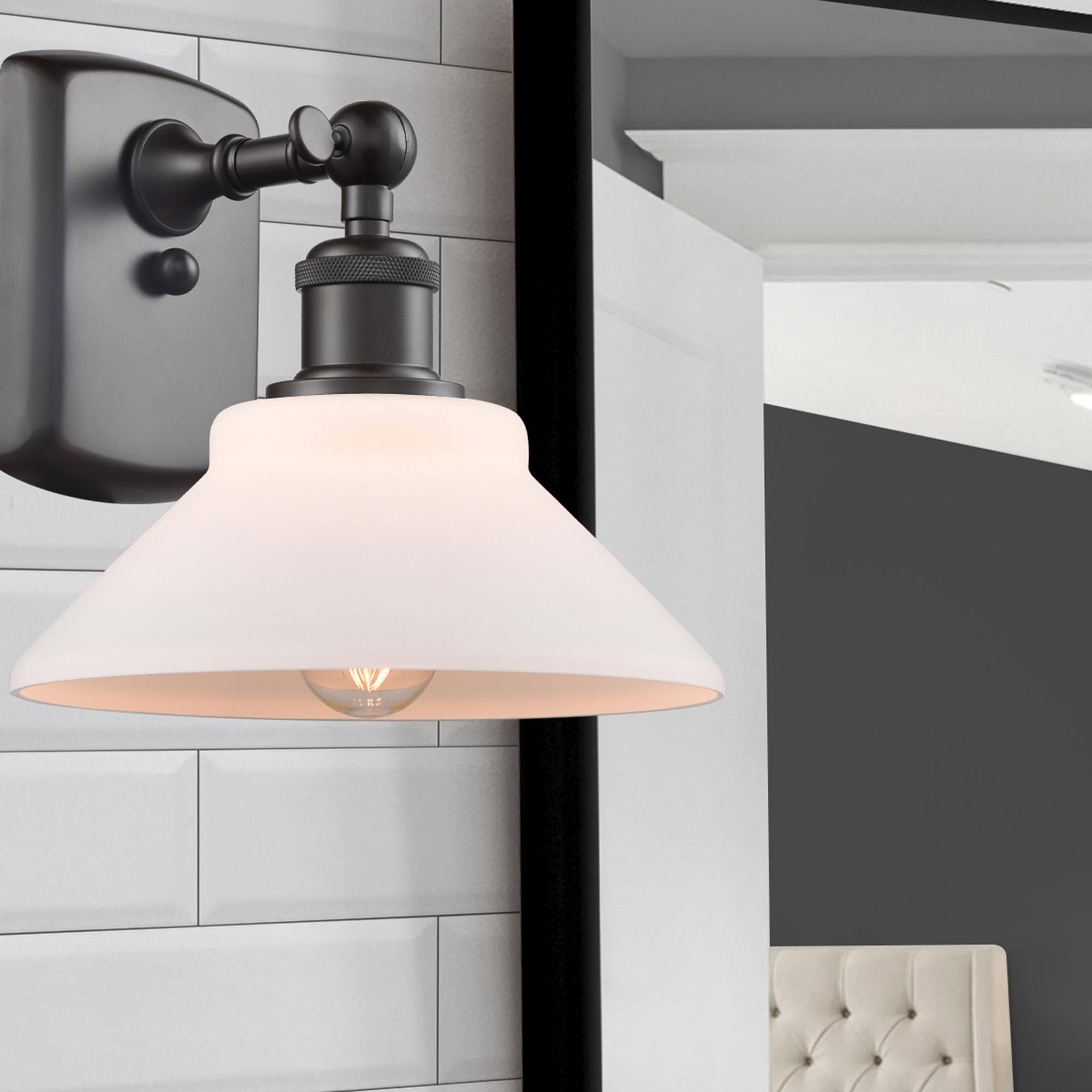 Shown in Oil Rubbed Bronze finish and Matte White - Disc glass