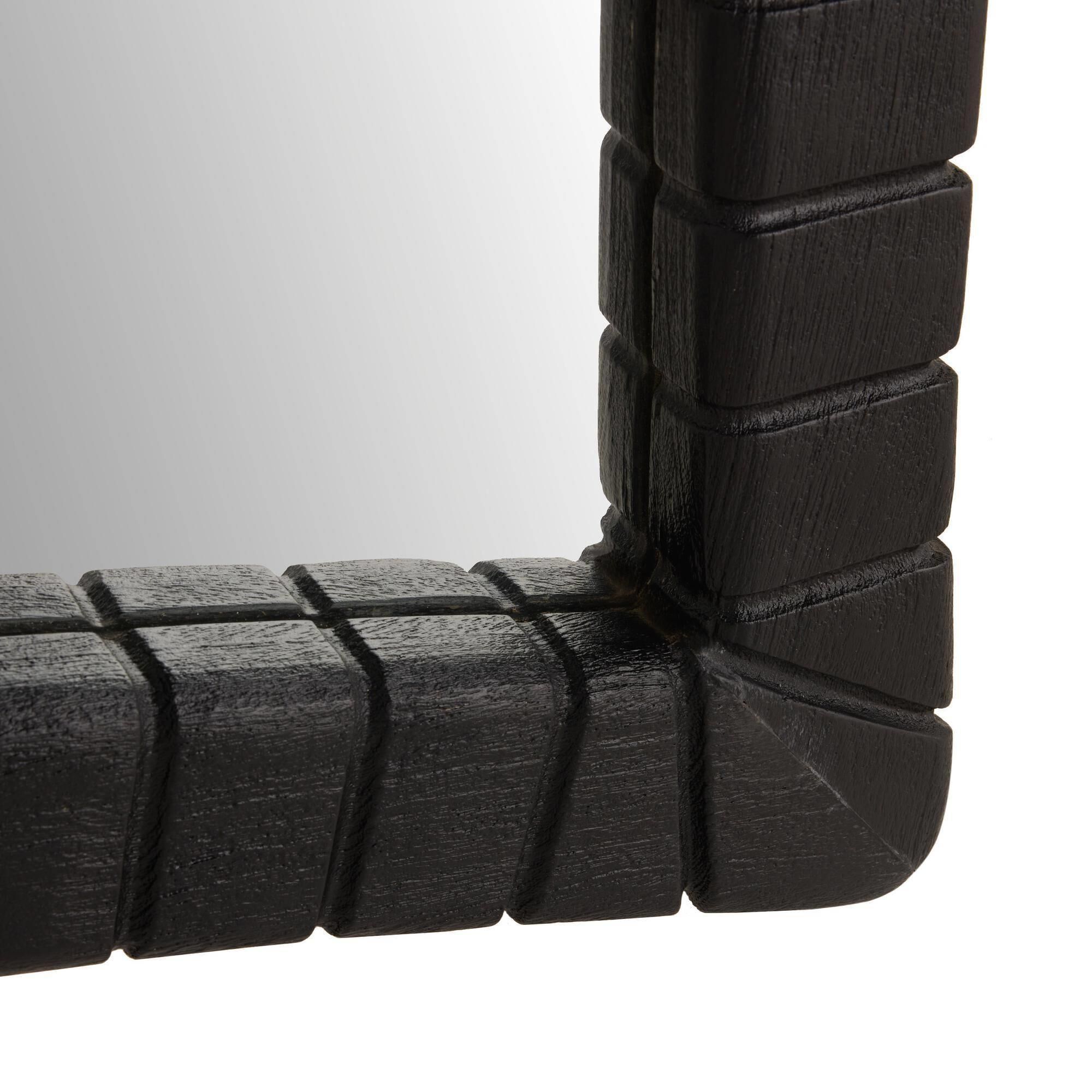 Shown in Ebony and Plain finish