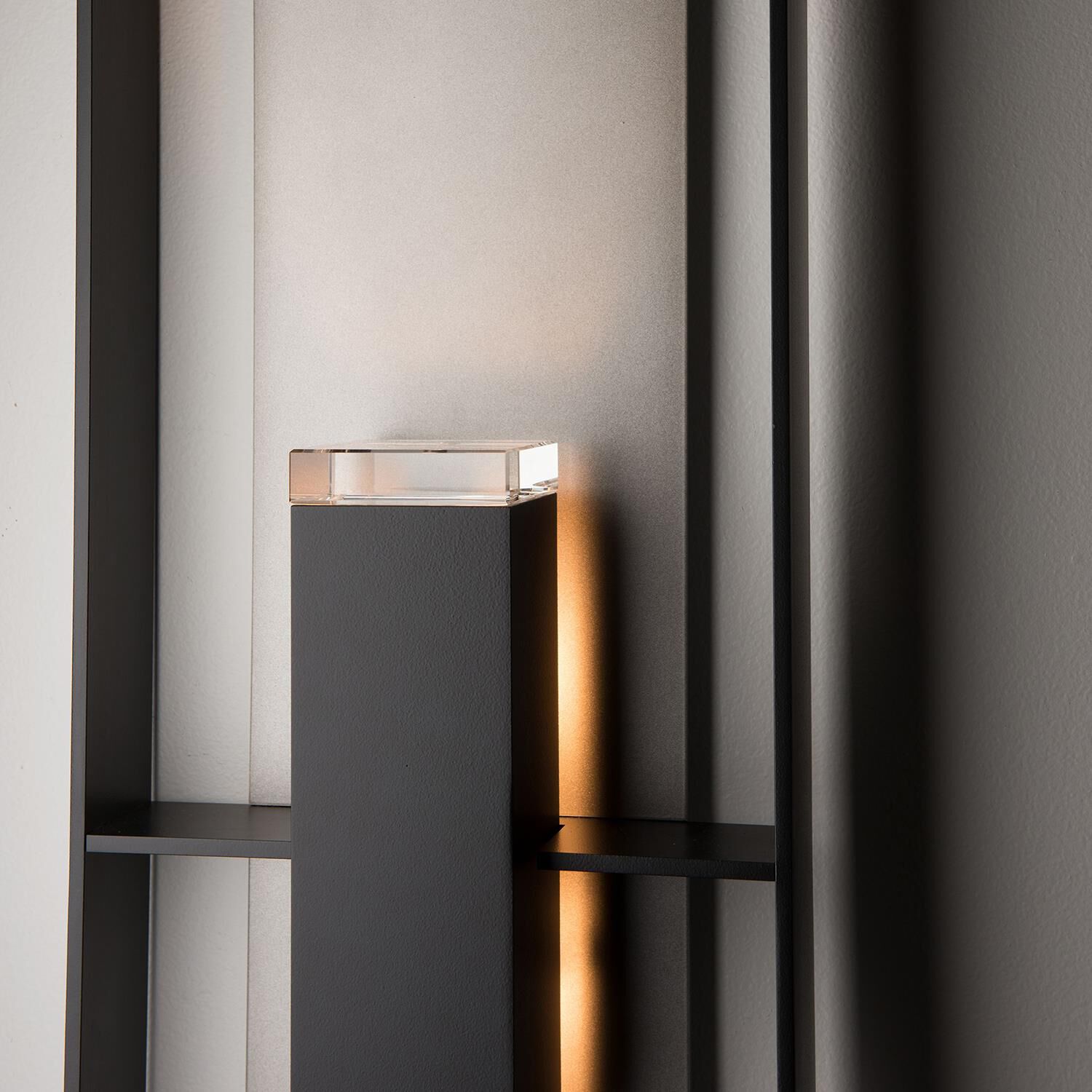 Shown in Coastal Black finish and Coastal Burnished Steel accent