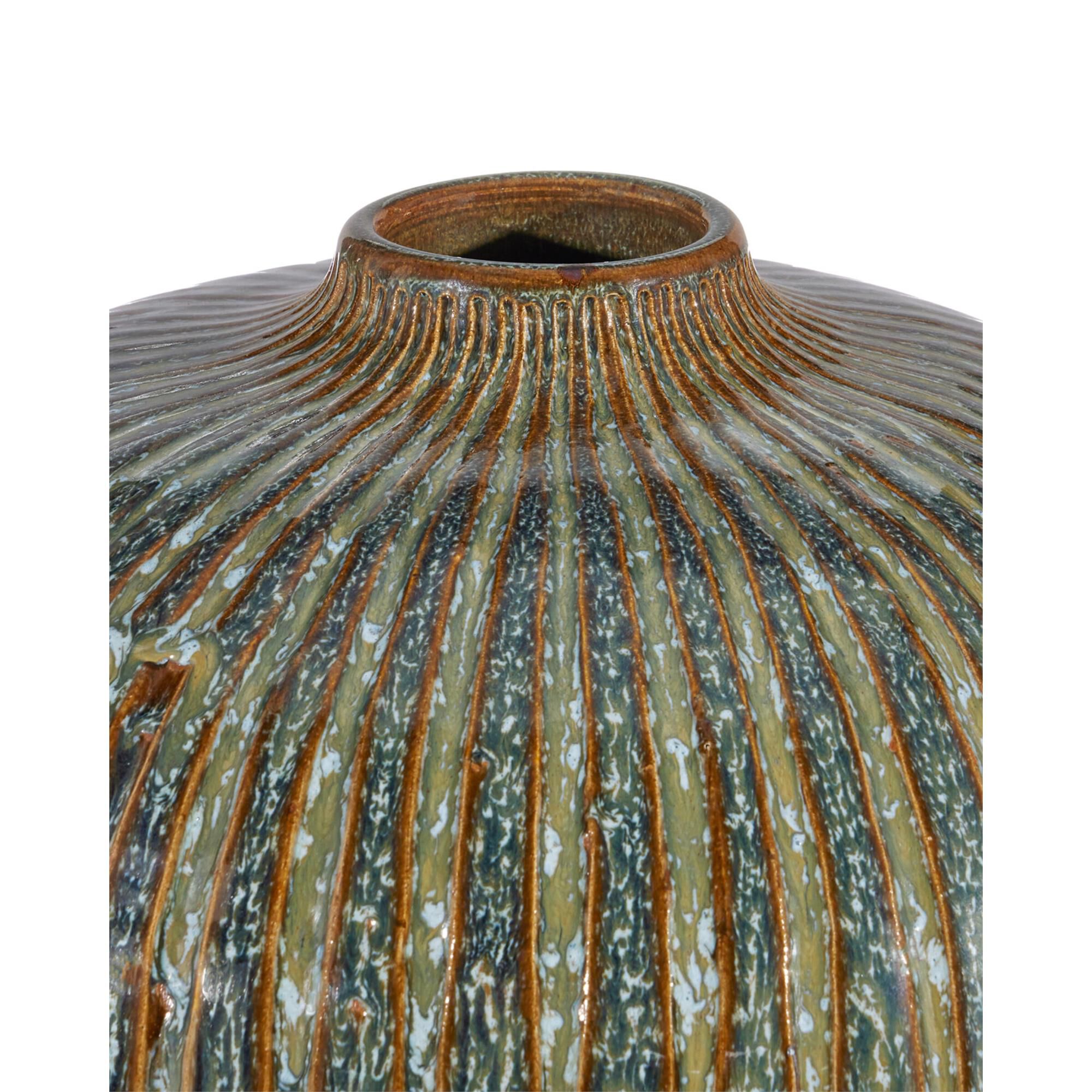 Shoulder Vase-Urn,