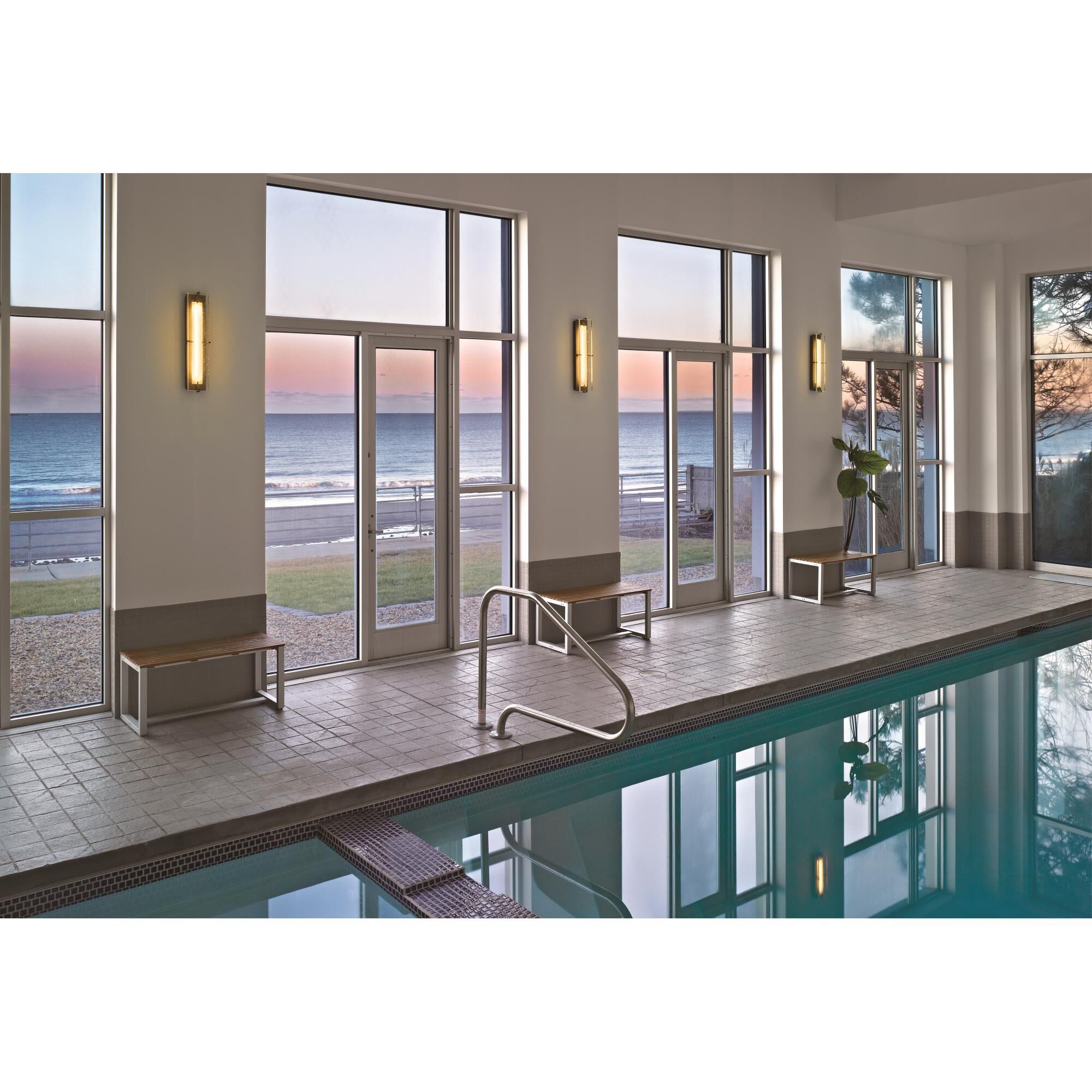 Shown in Vintage Platinum finish and Seeded Clear  glass