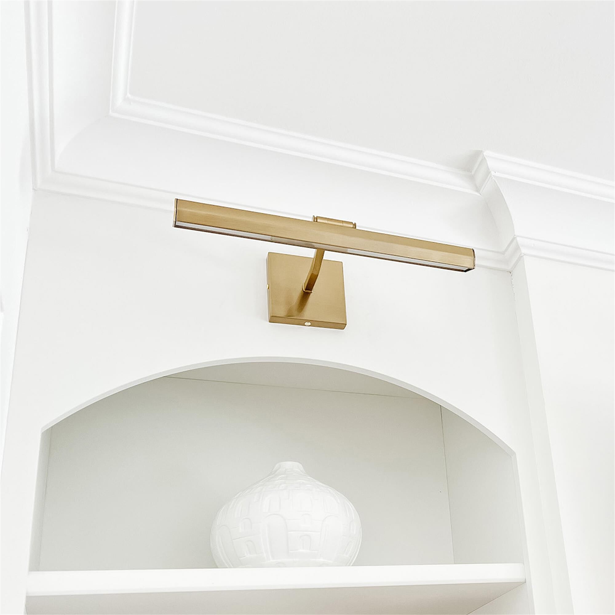 Leonardo 16 Inch LED Picture and Display Light by Dainolite