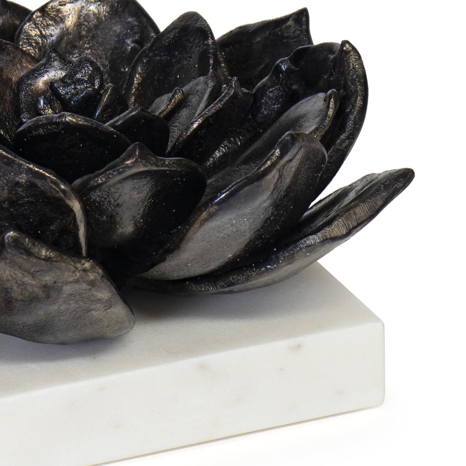 Shown in Blackend Zinc finish