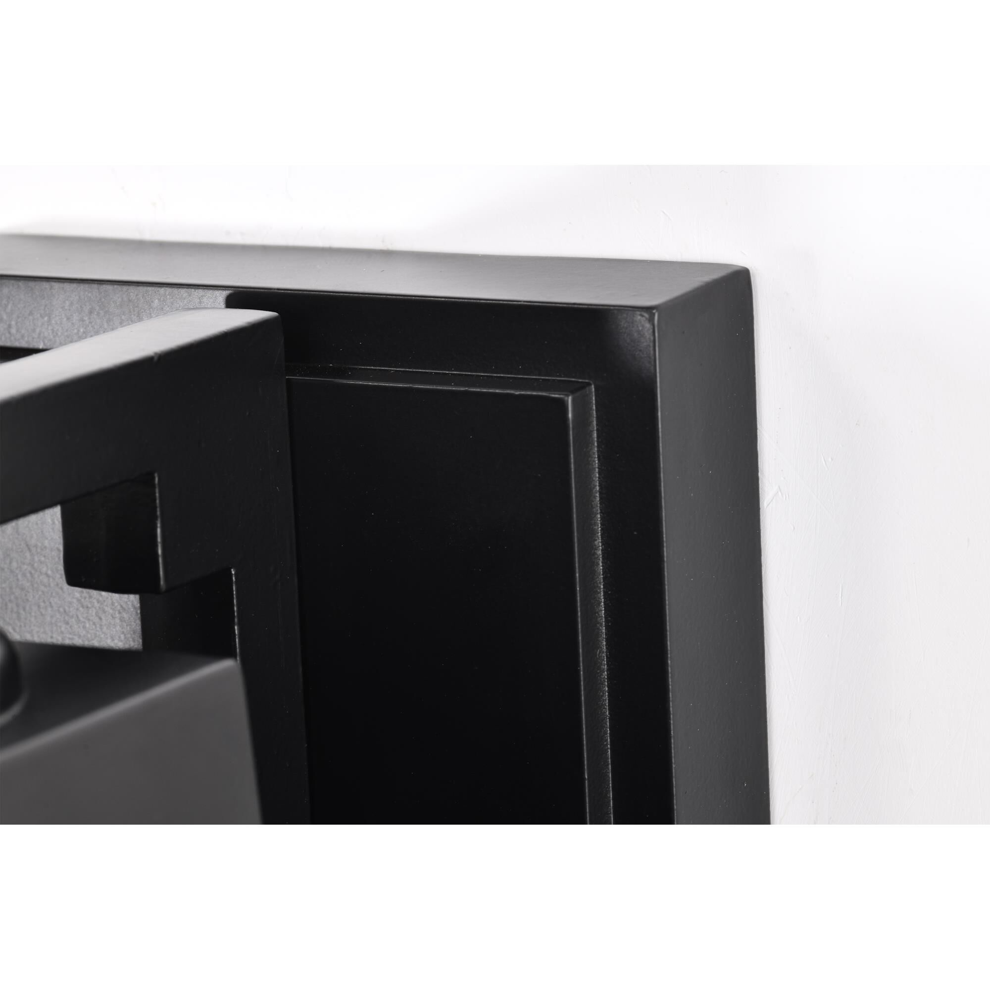 Shown in Matte Black finish and Water glass and Clear Water shade