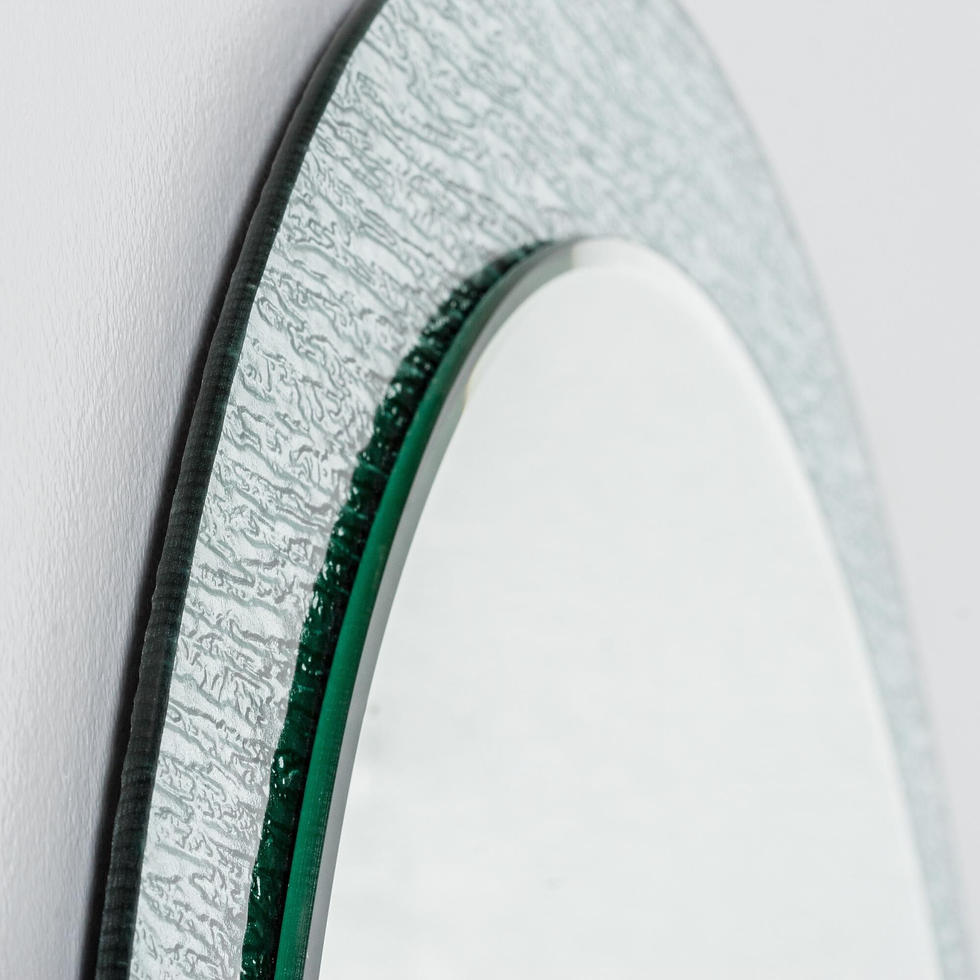 Shown in Mirror finish